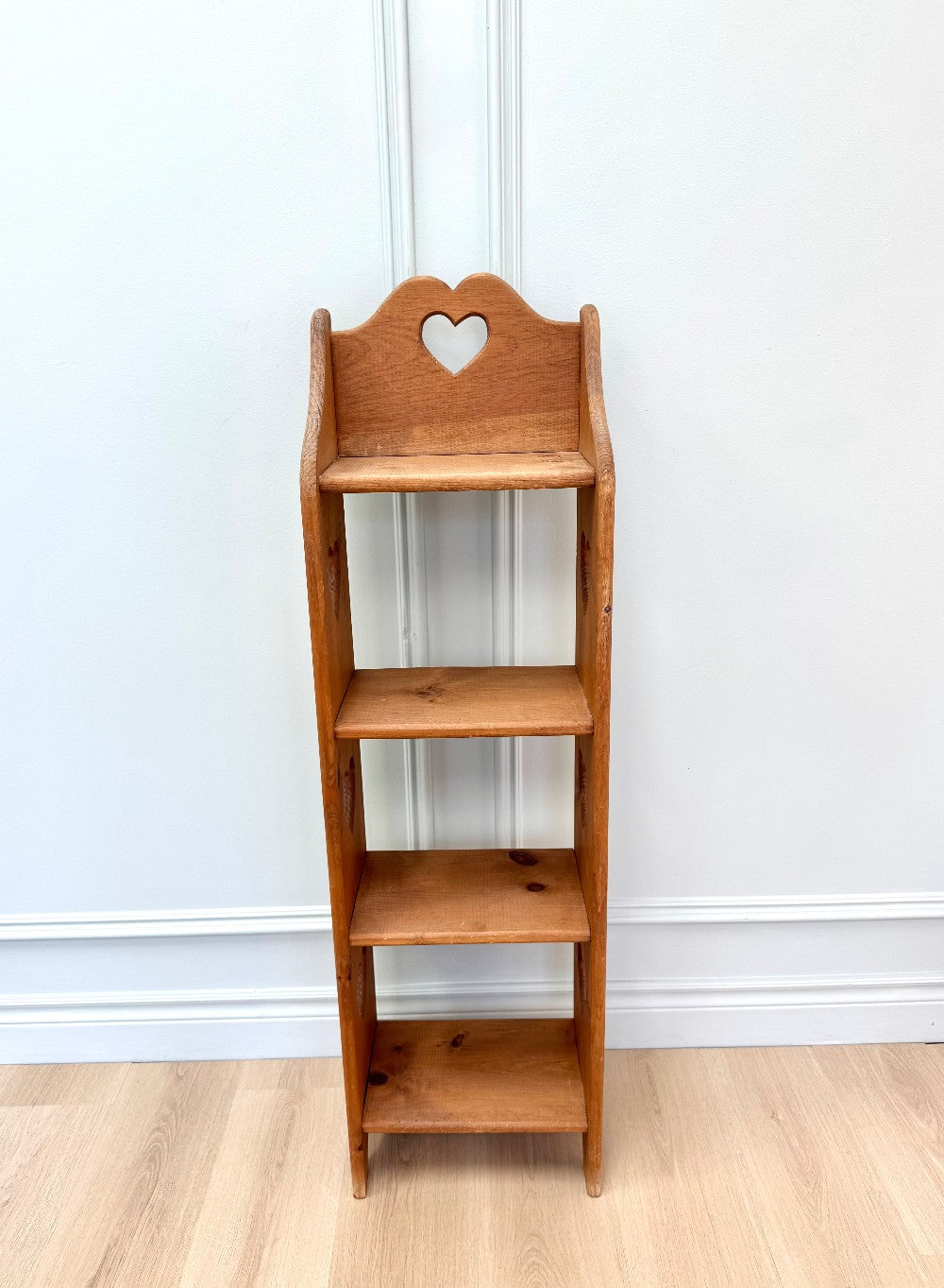 Vintage Wooden Heart Shelf (14"W x 9"D x 48-3/4"H)|5631