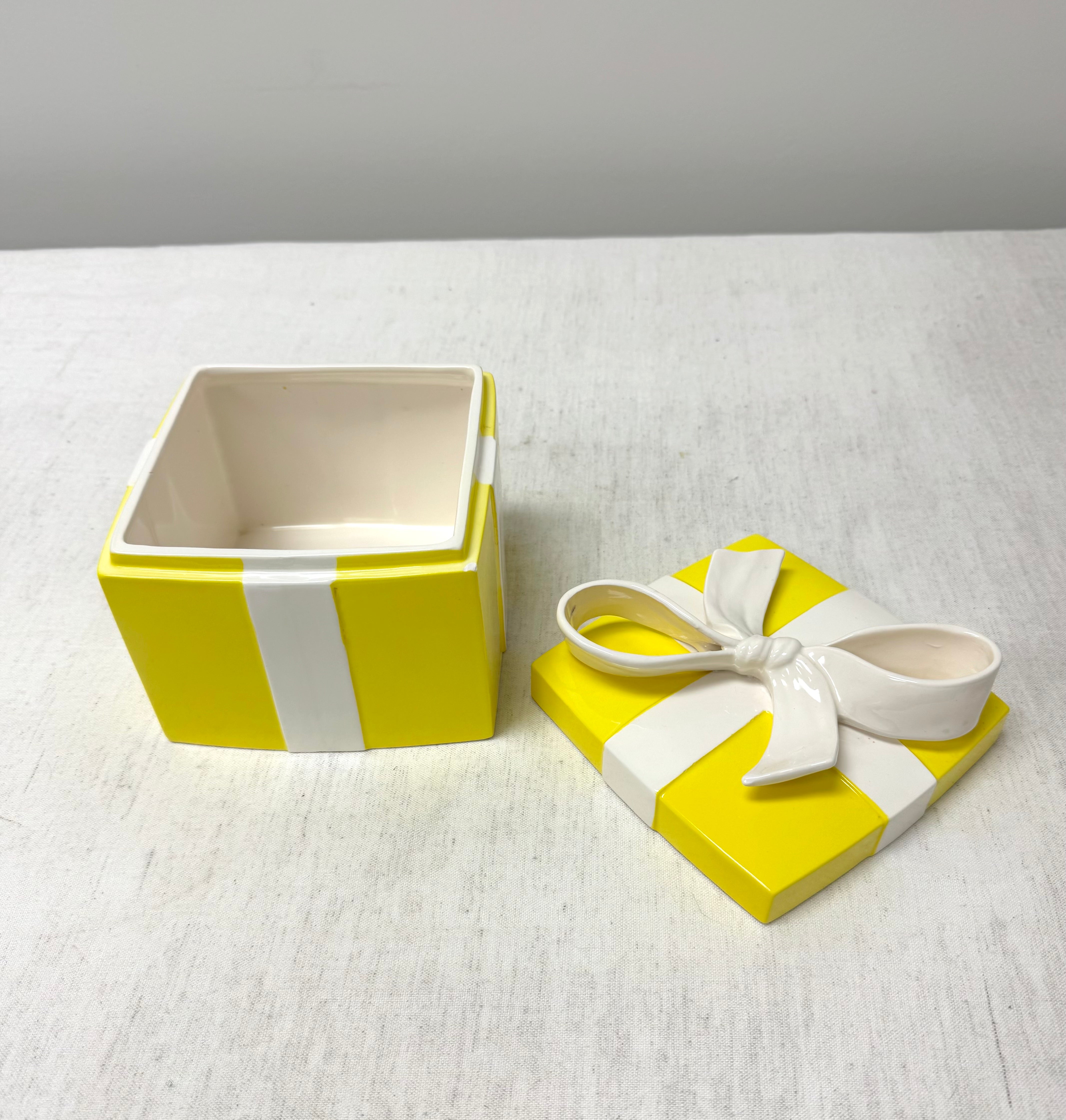 Vintage FITZ & FLOYD 6" Yellow Box with Bow