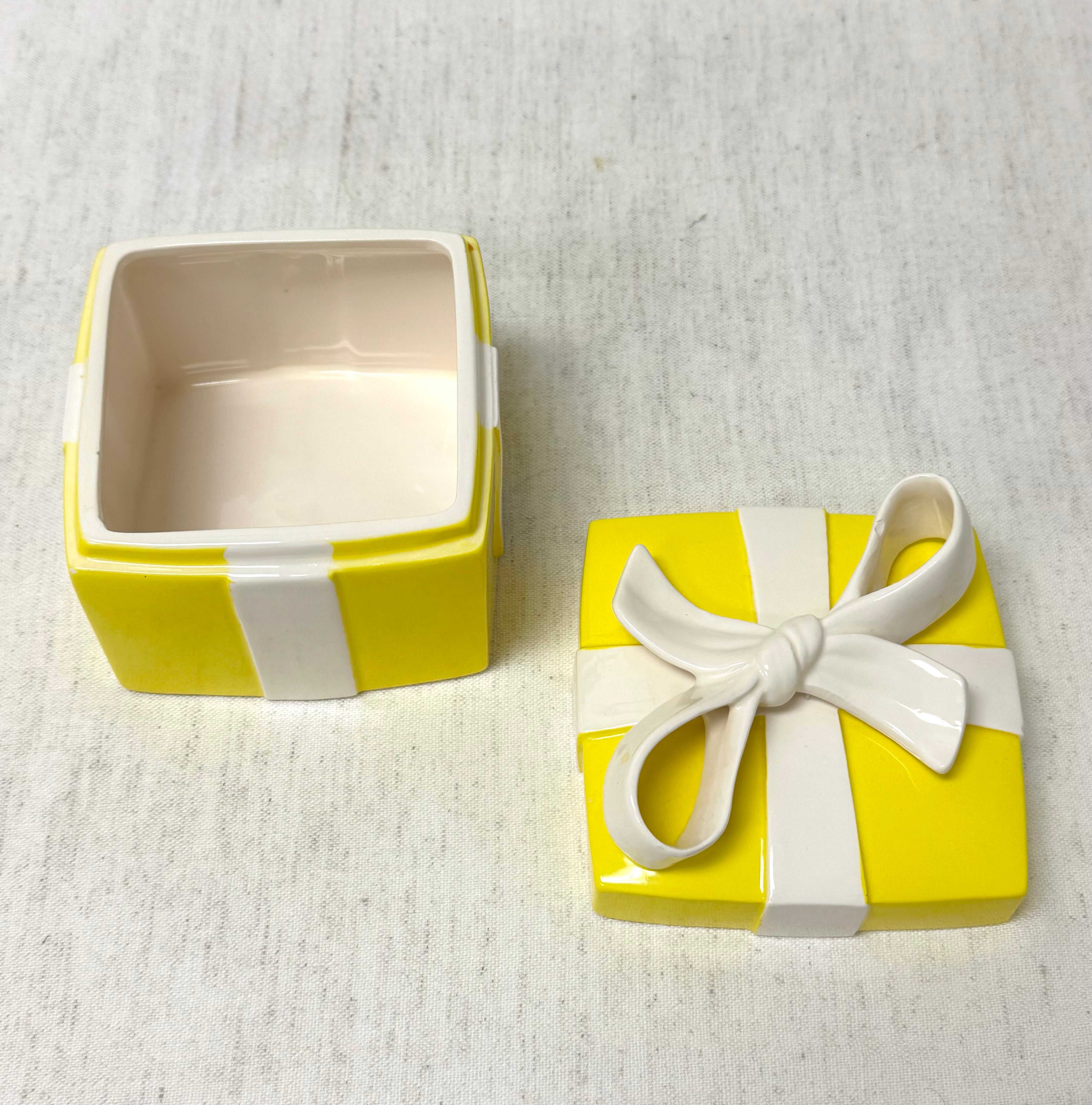 Vintage FITZ & FLOYD 6" Yellow Box with Bow