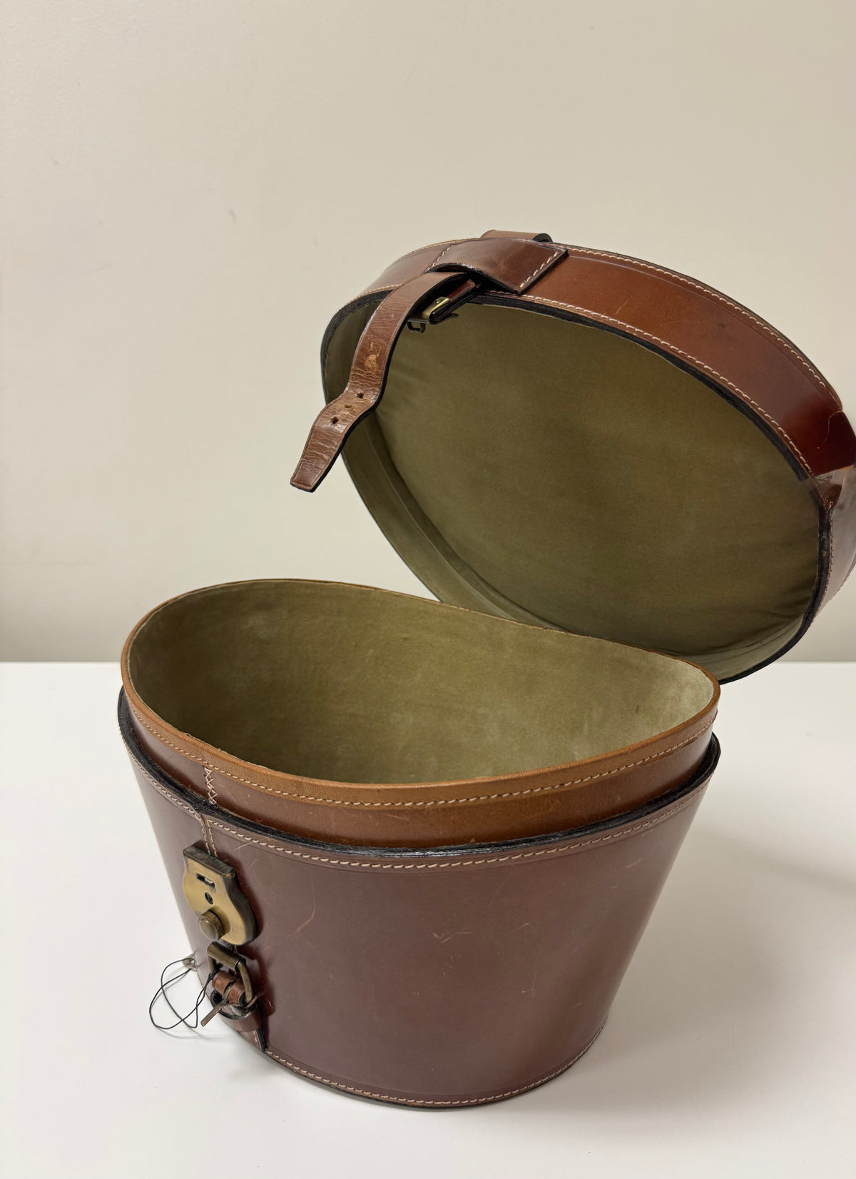 Vintage BOMBAY Leather Hat Box