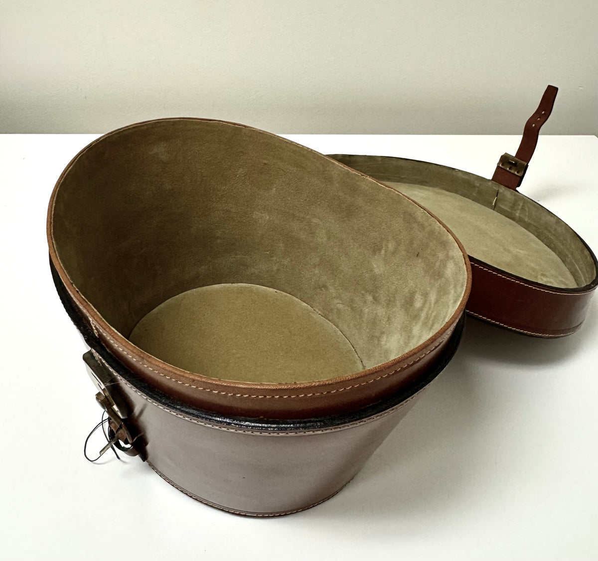 Vintage BOMBAY Leather Hat Box