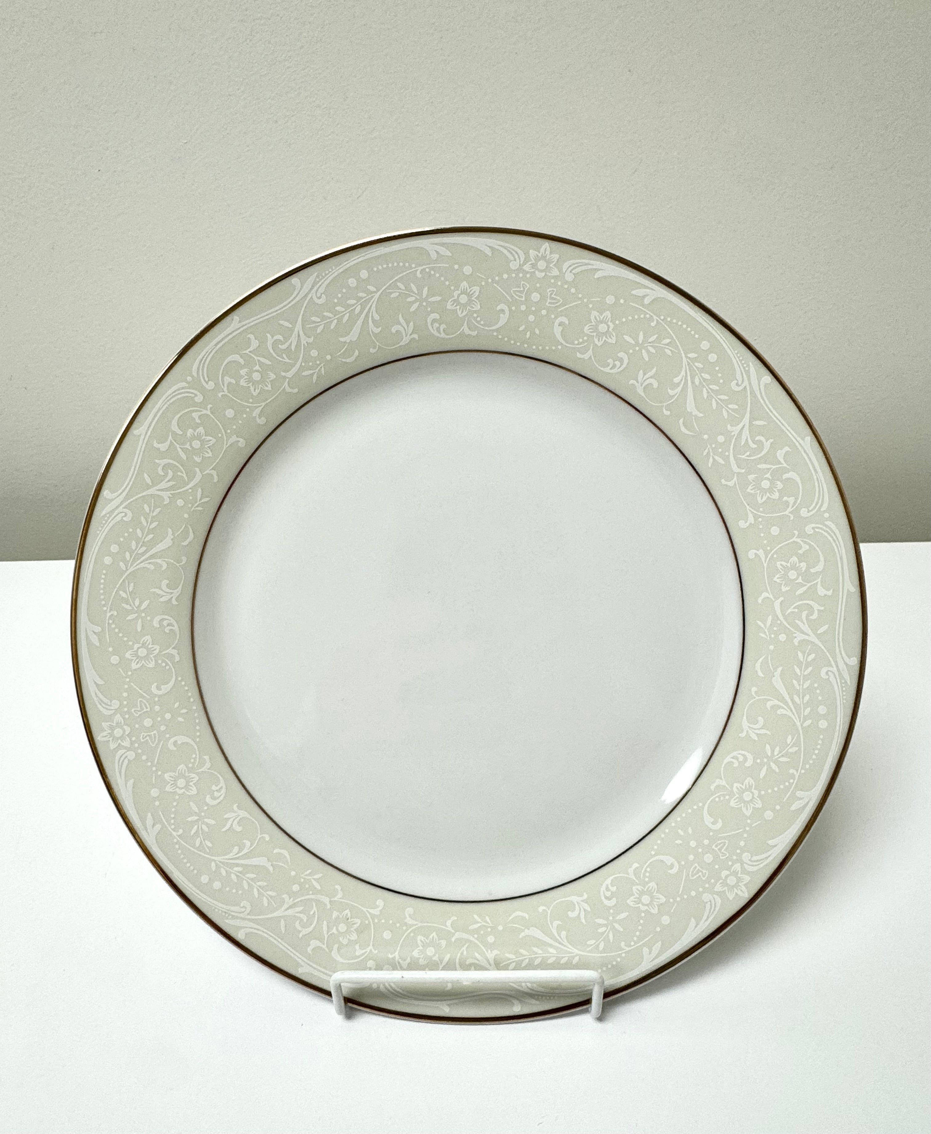 JOSHUA MAXWELL STUDIO 'Bristol' Dinnerware Set for 8