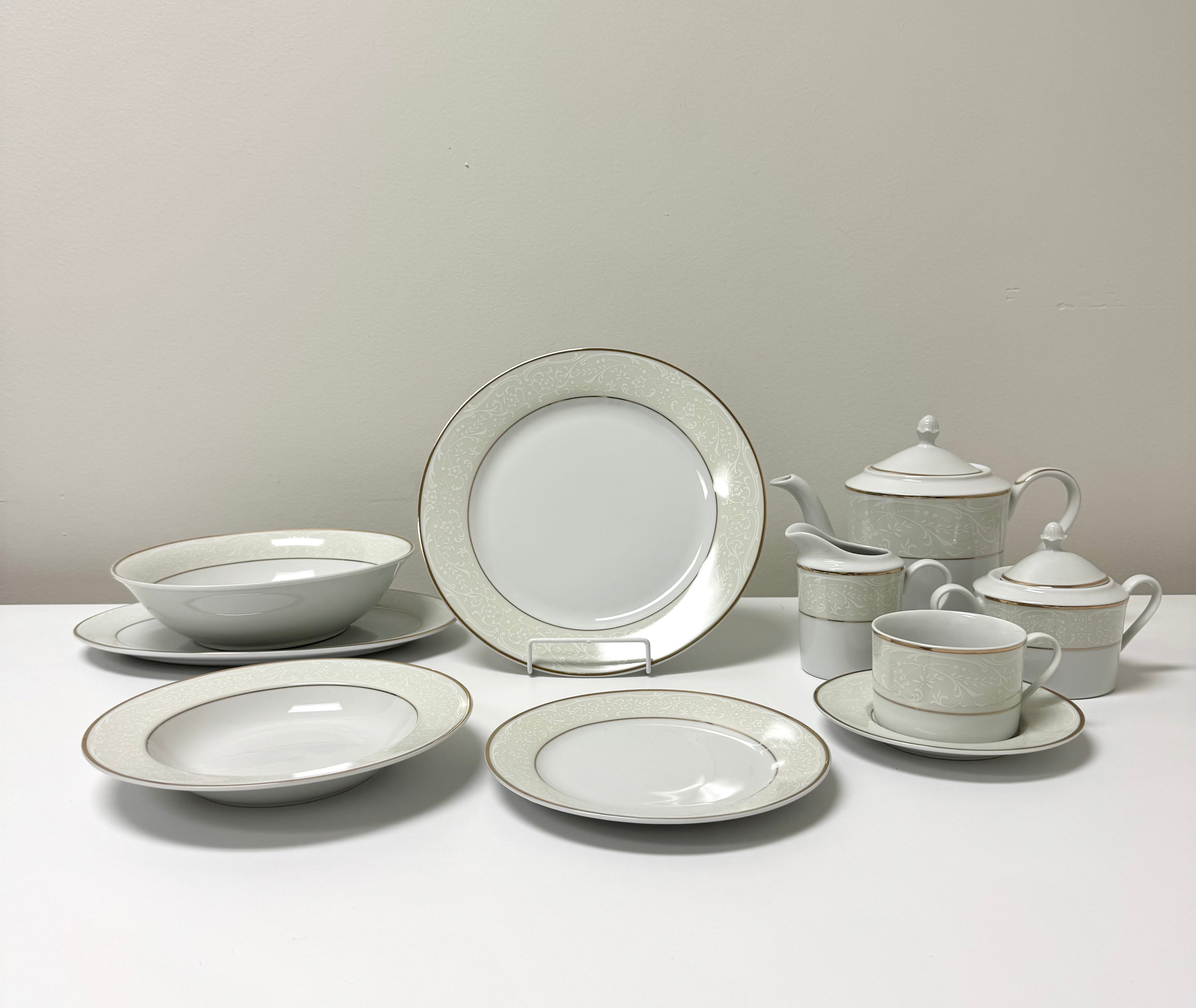JOSHUA MAXWELL STUDIO 'Bristol' Dinnerware Set for 8