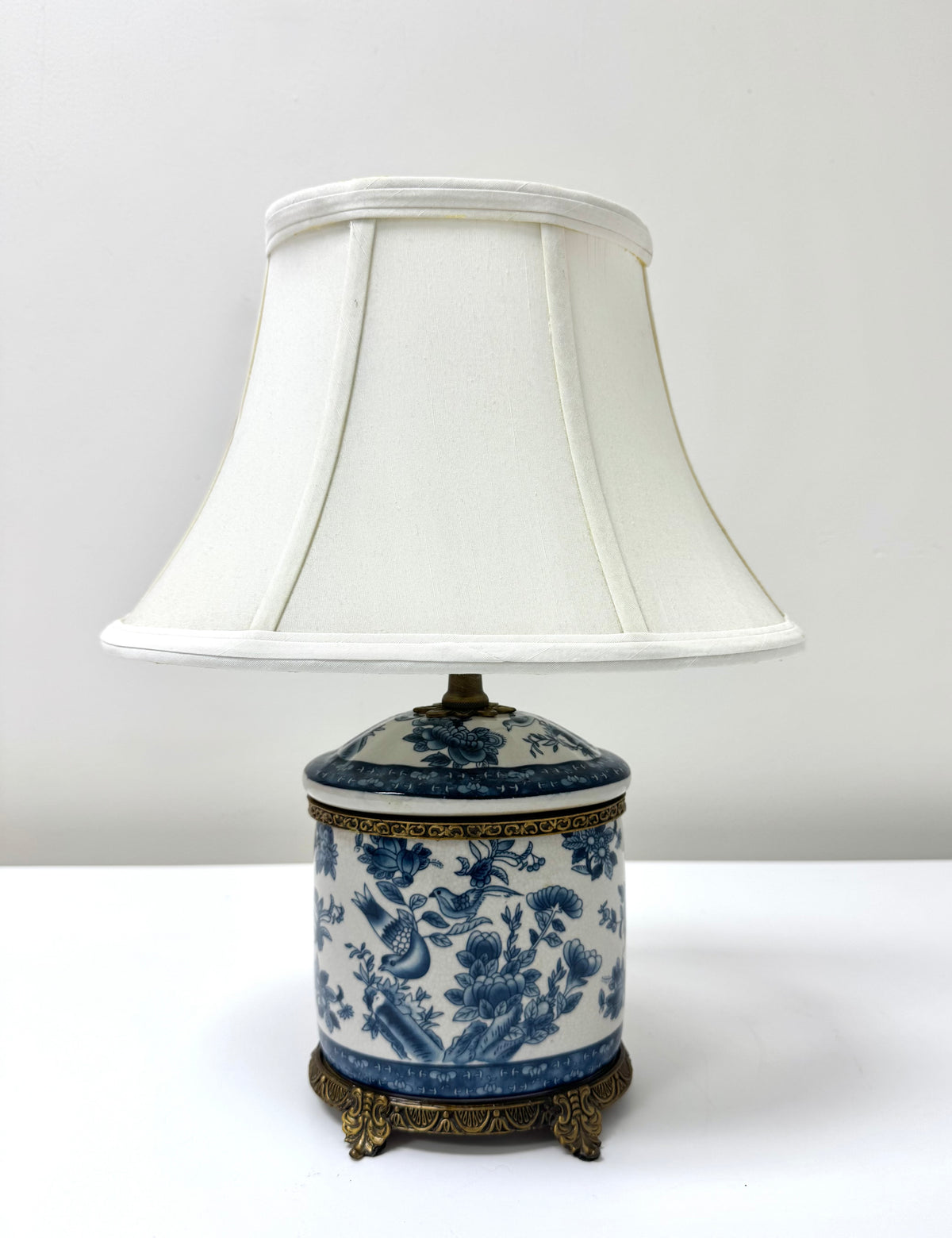 Vintage BOMBAY Chinoiserie Bedside Lamp