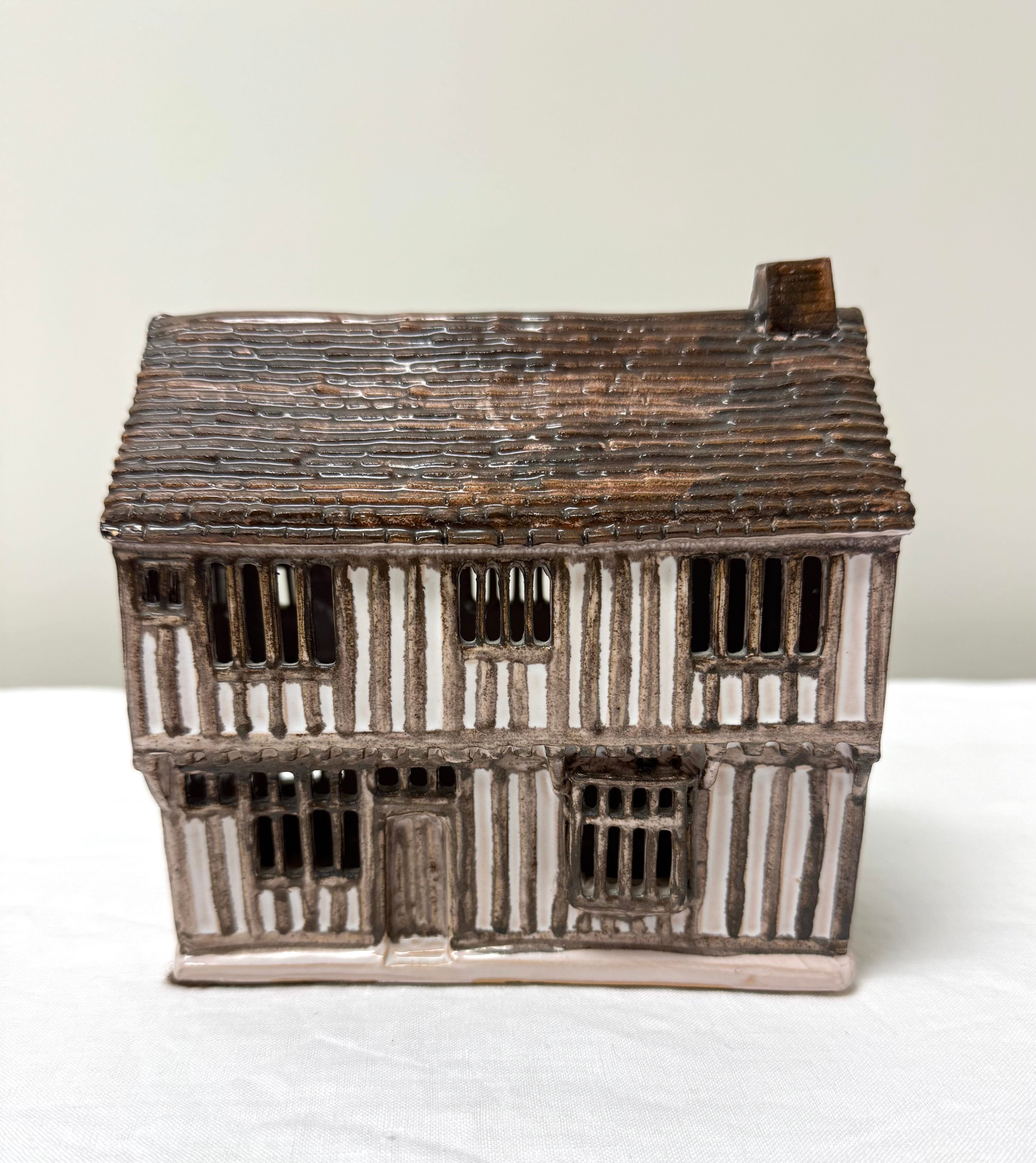 Vintage Ceramic English Cottage
