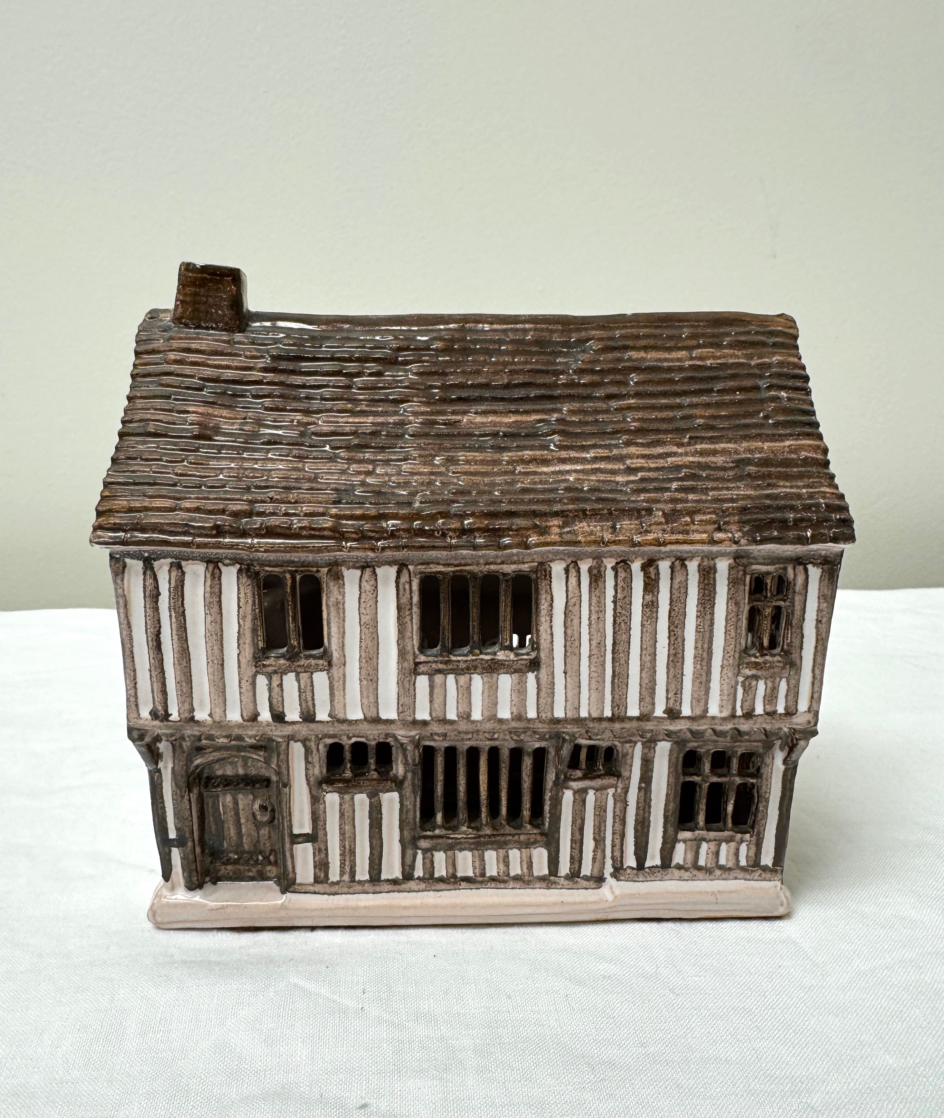 Vintage Ceramic English Cottage