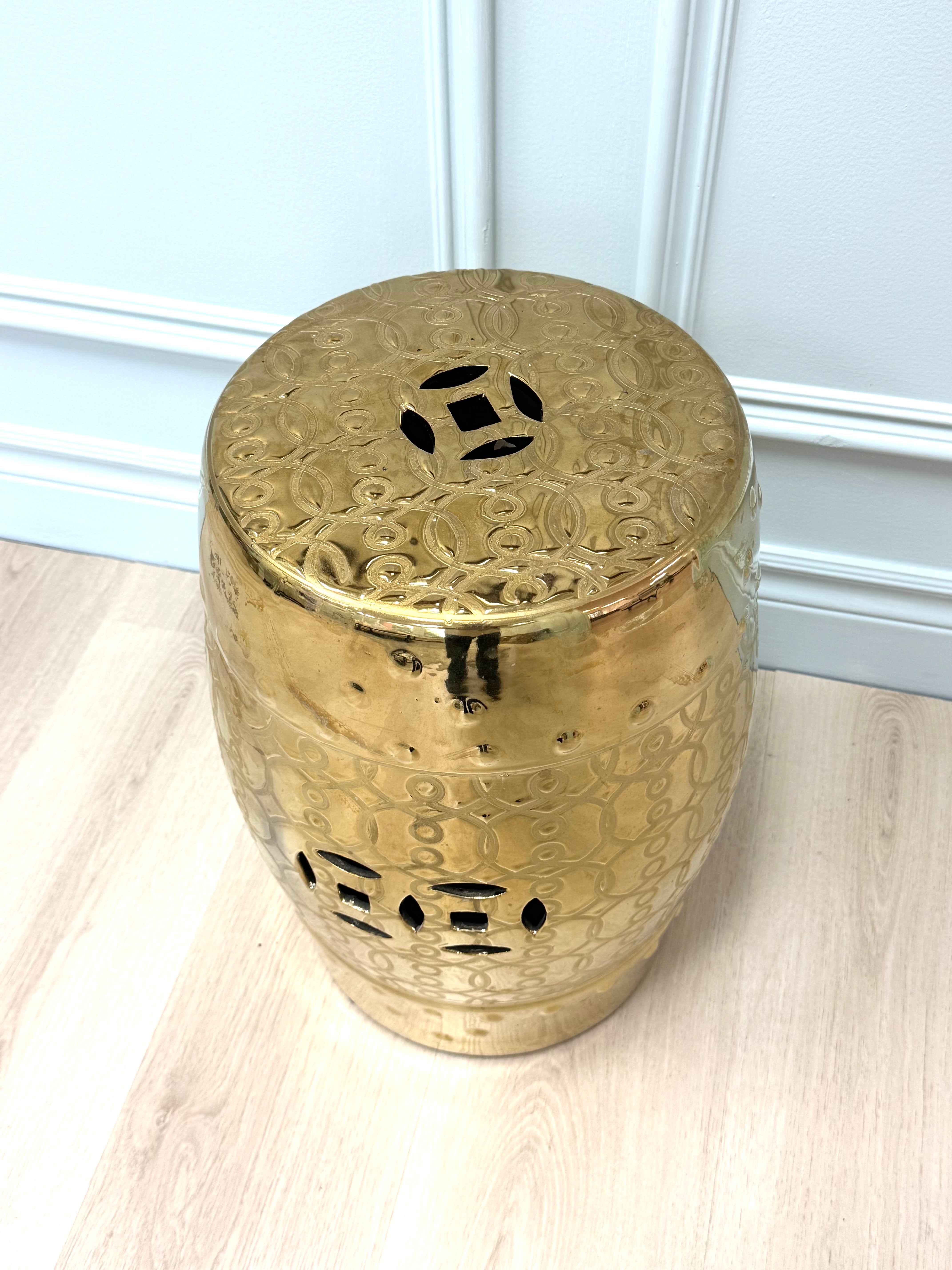 THREE HANDS Gold Garden Stool