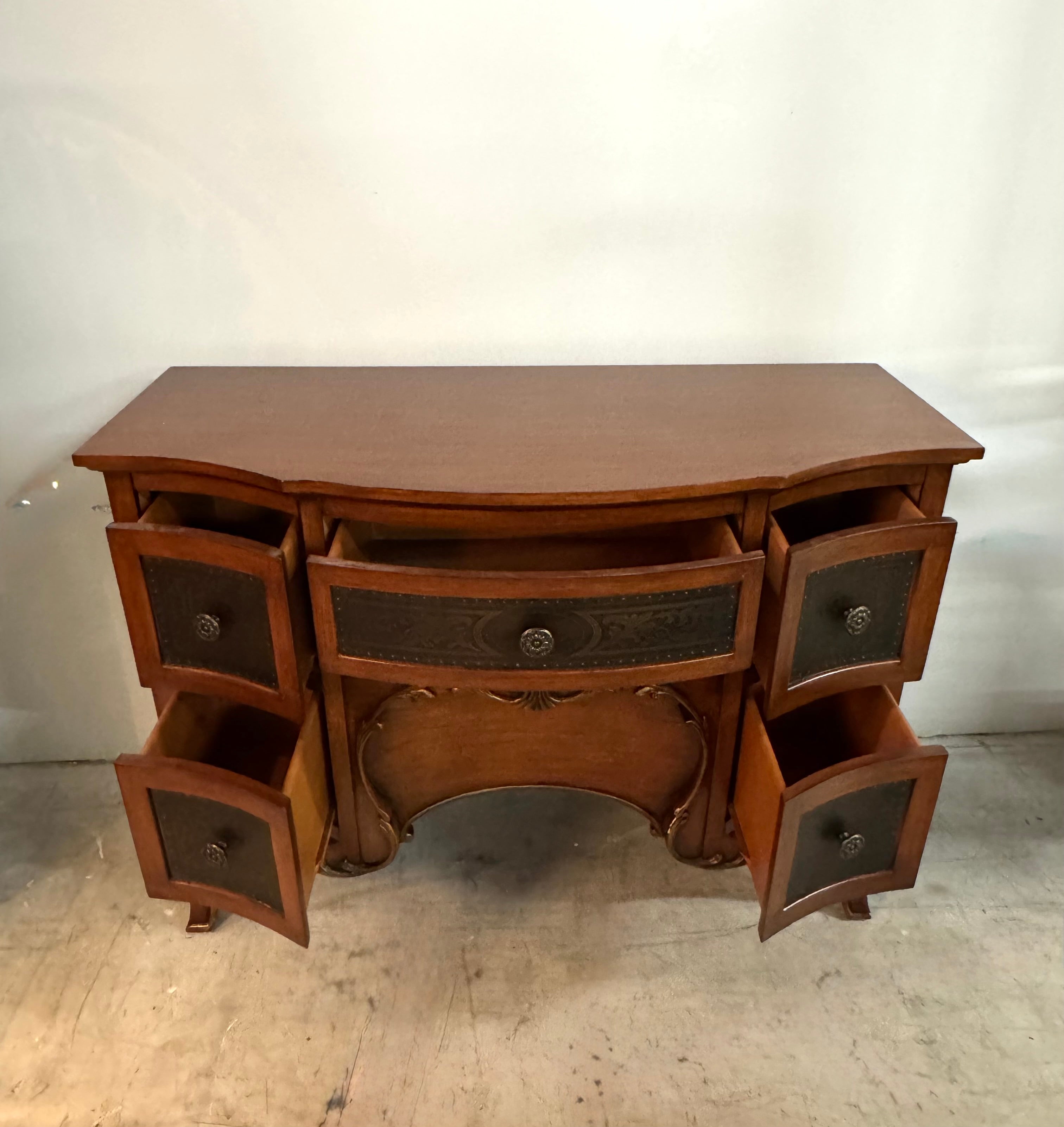 Provincial Hall Console