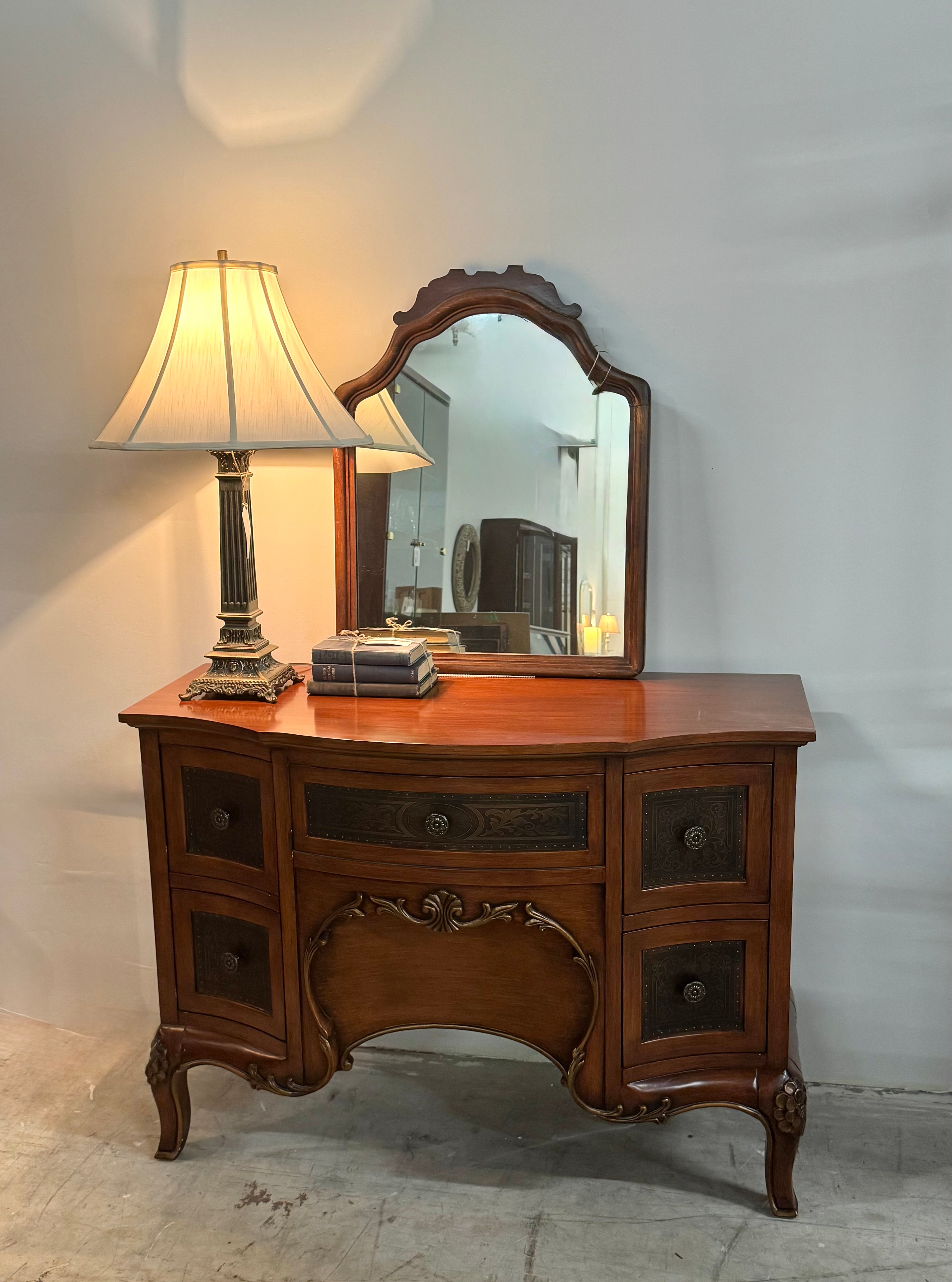 Provincial Hall Console