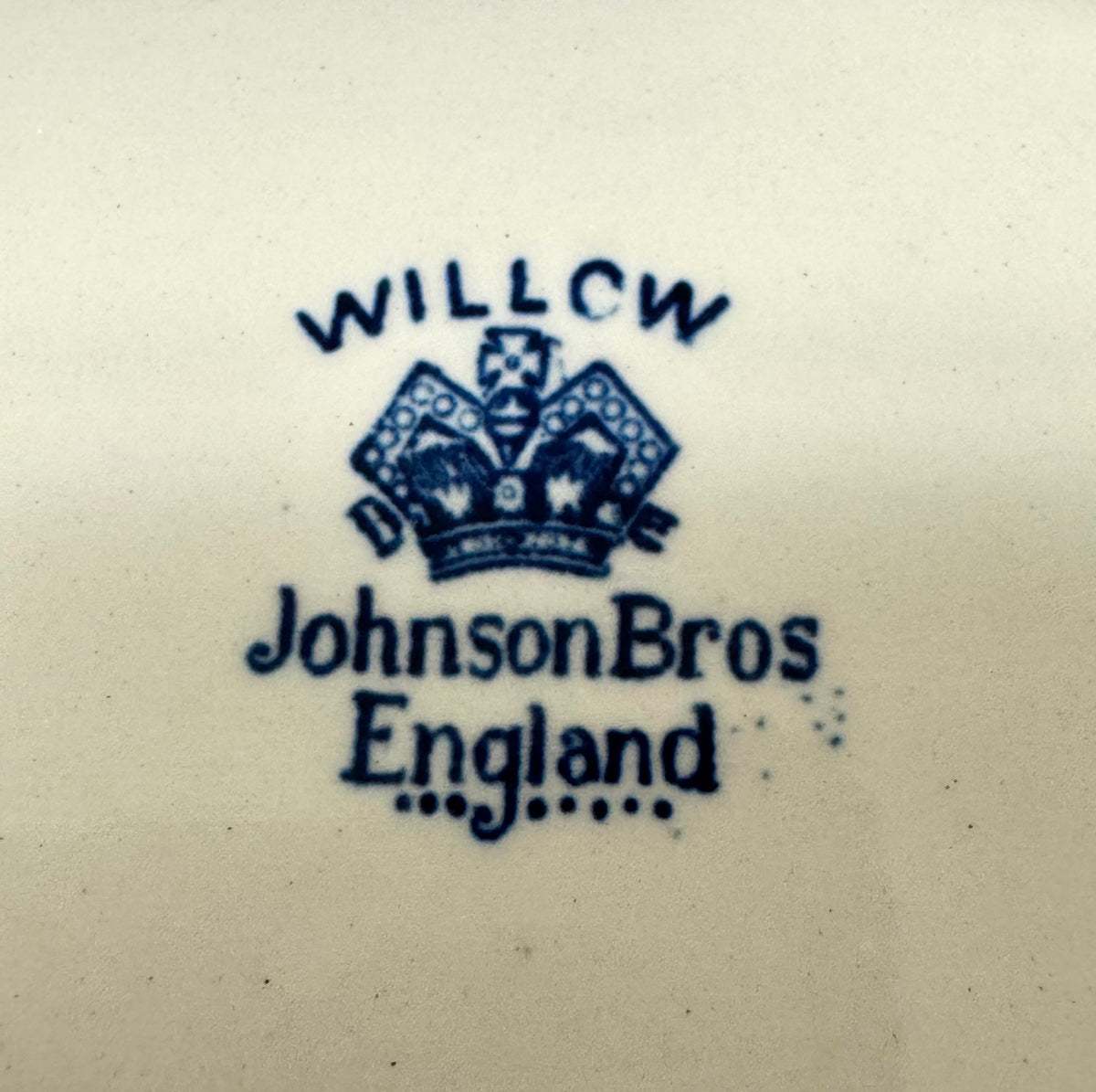 Vintage JOHNSON BROS. 'Blue Willow' Gray Boat with Plate