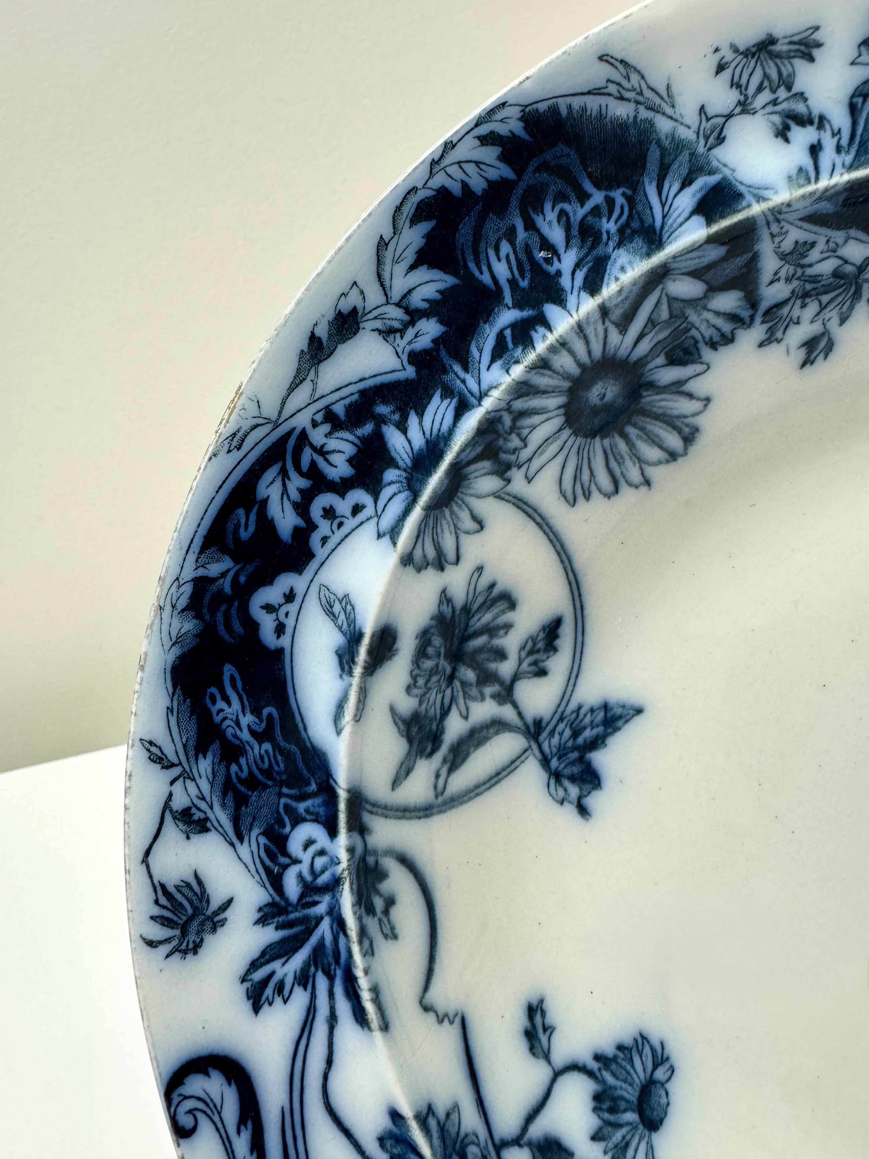 Vintage GEORGE JONES & SONS Flow Blue 'Fantasia' 9" Bowl