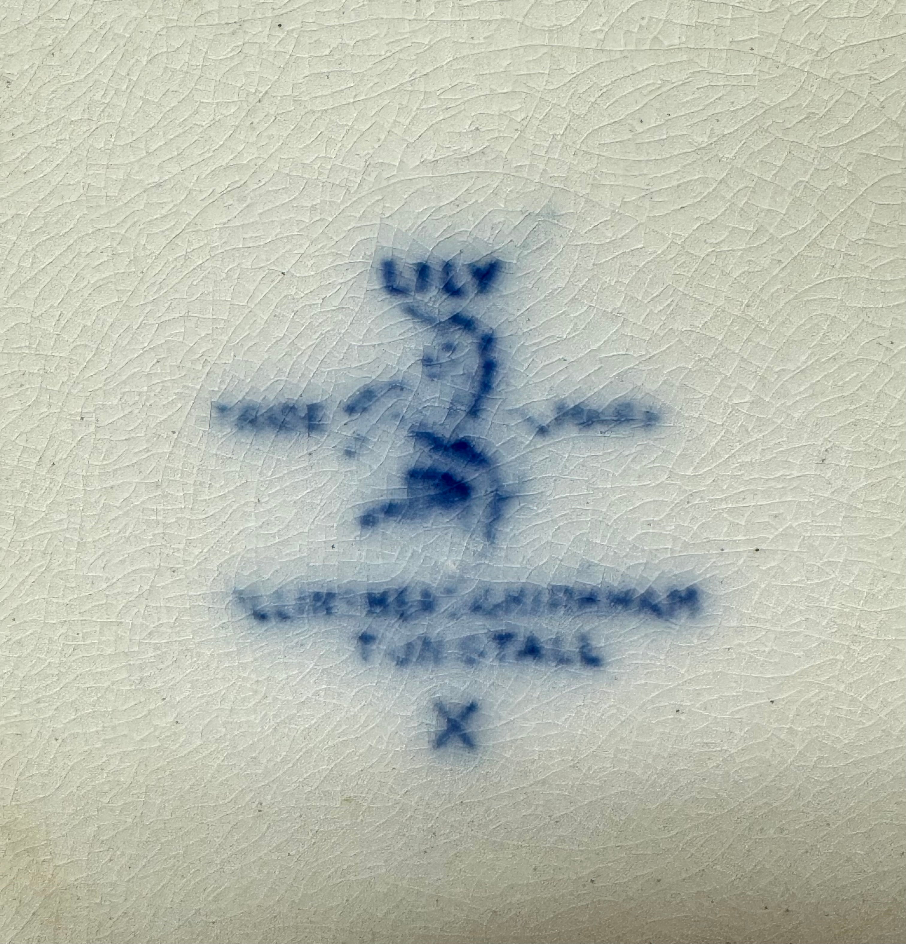 Vintage HOLLINSHEAD & KIRKHAM Flow Blue 'Lily' 10" Plate