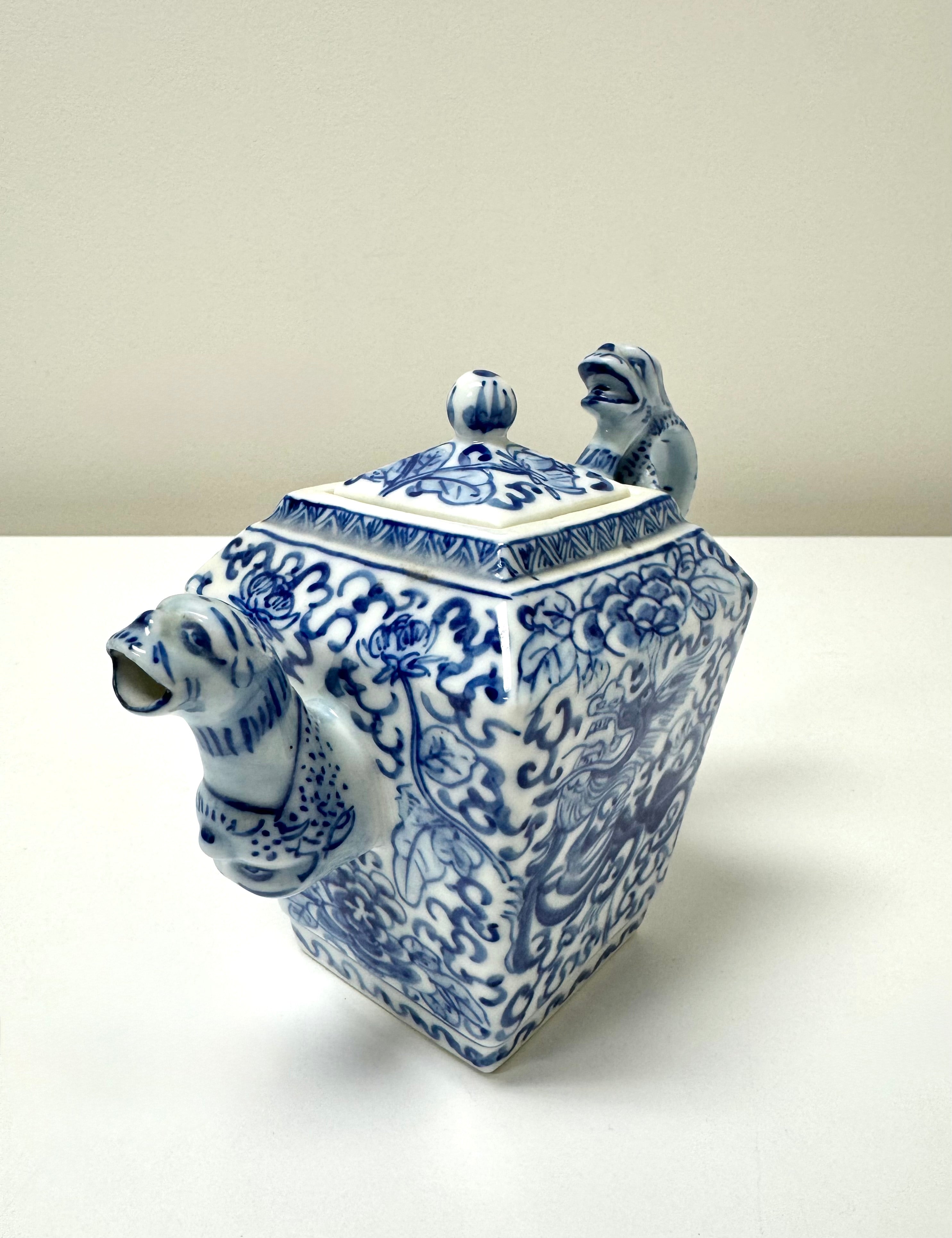 Vintage Chinese Foo Dog Teapot