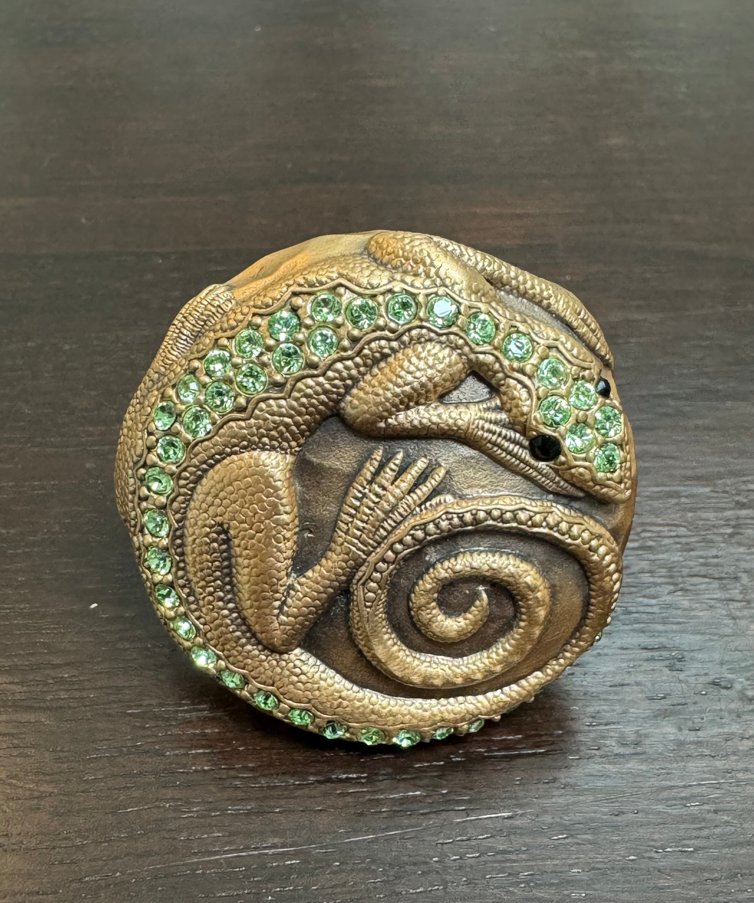 EDGAR BEREBI 'Floral & Fauna Lizard' Museum Gold & Peridot Swarovski Knob