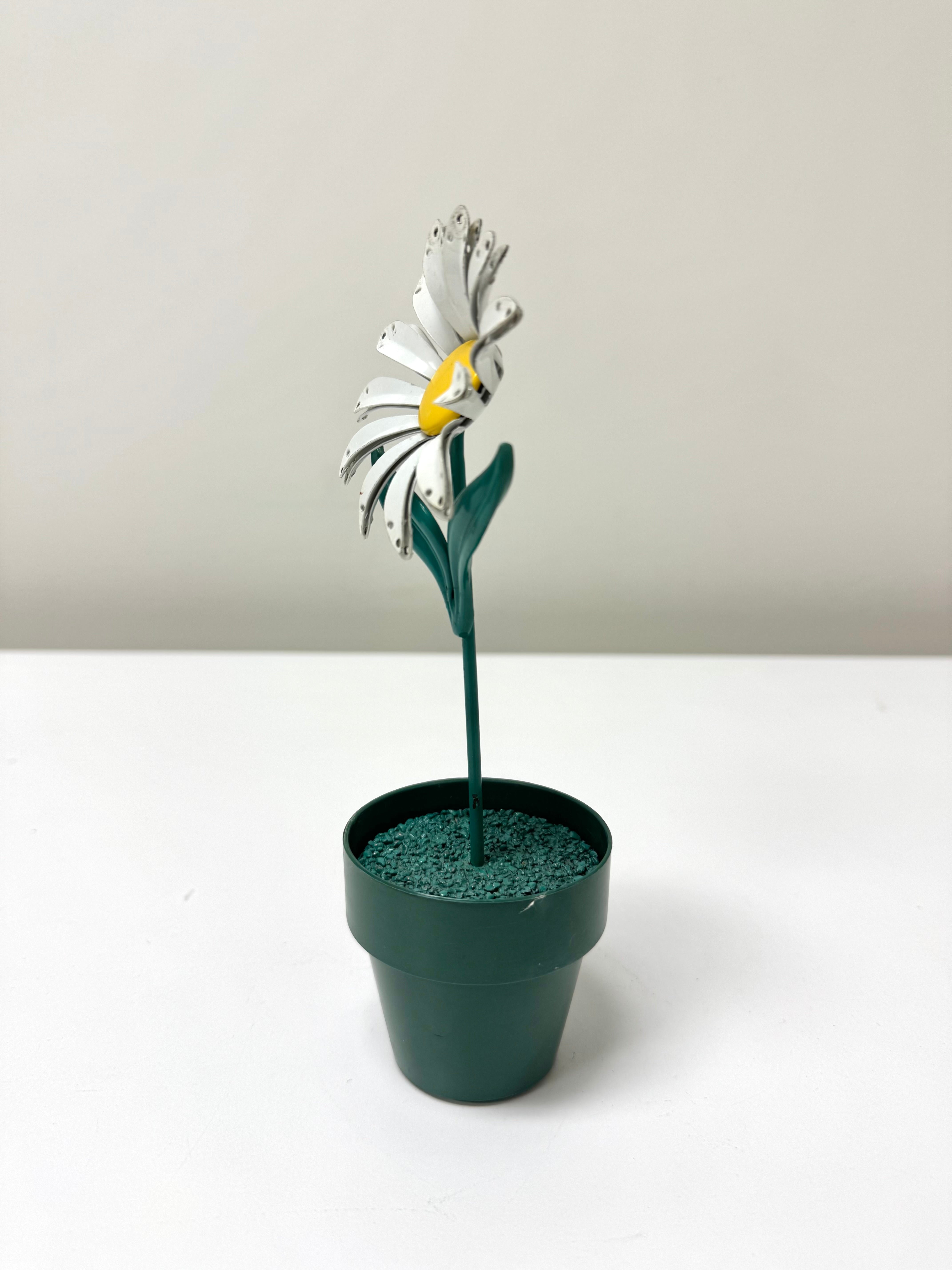 Vintage Daisy Earring Holder