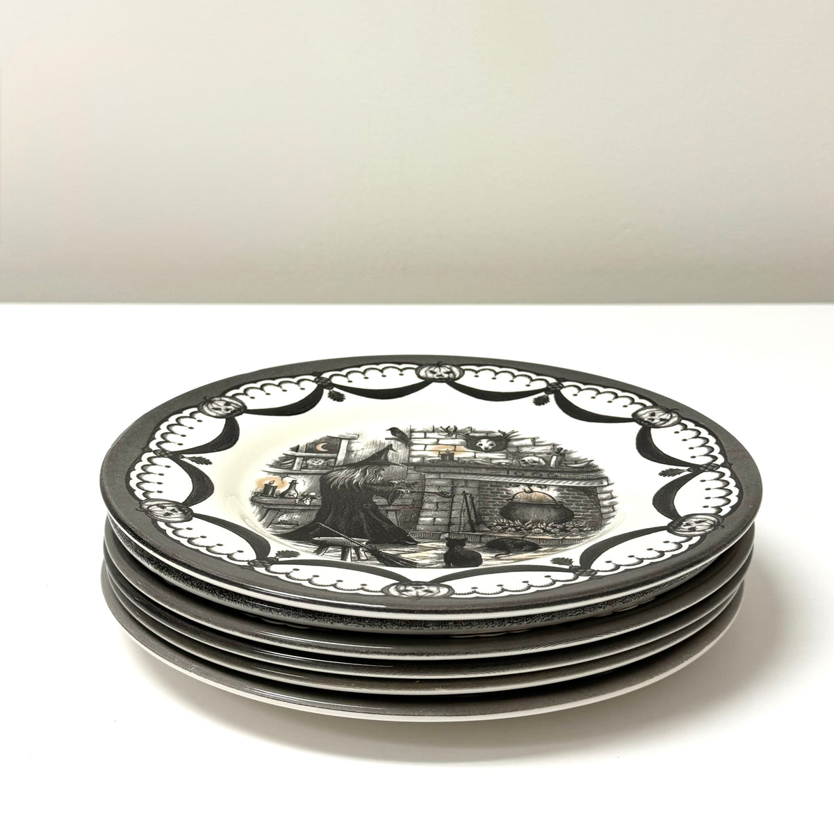 ROYAL STAFFORD 'Haunted Home' Plates Set of 6