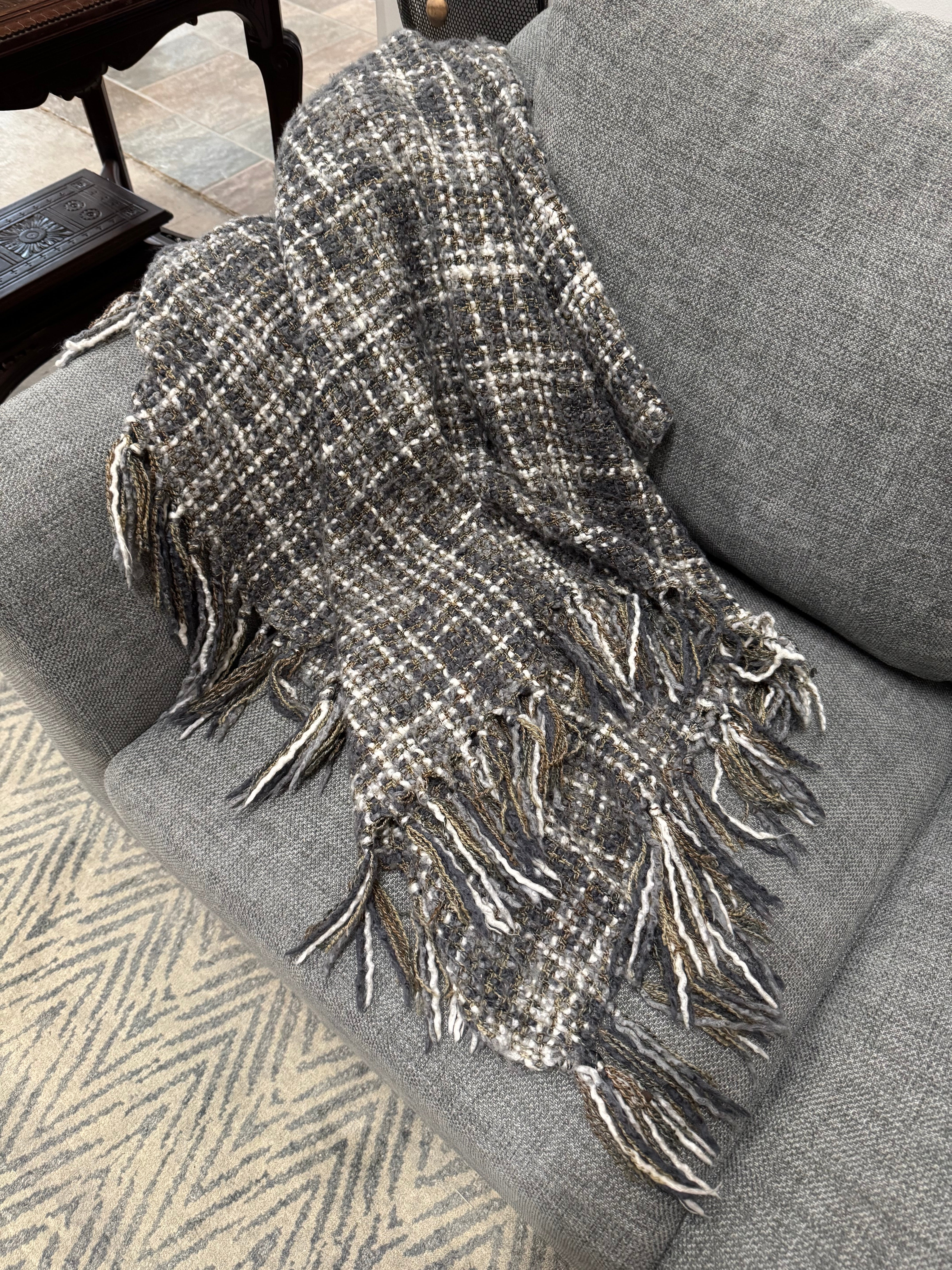 URBAN BARN Gray with White Knit Throw