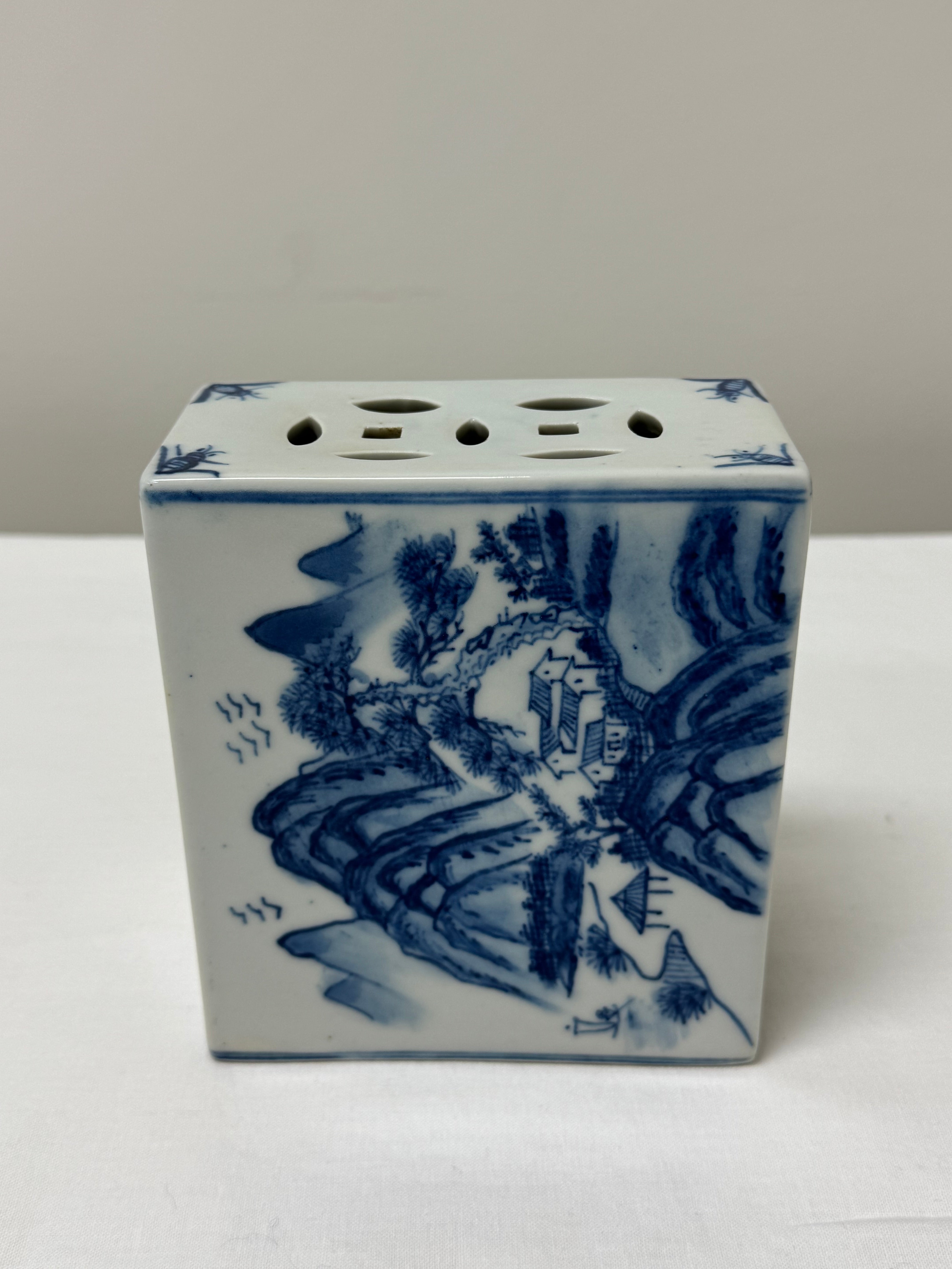 Blue & White Chinoiserie Flower Brick