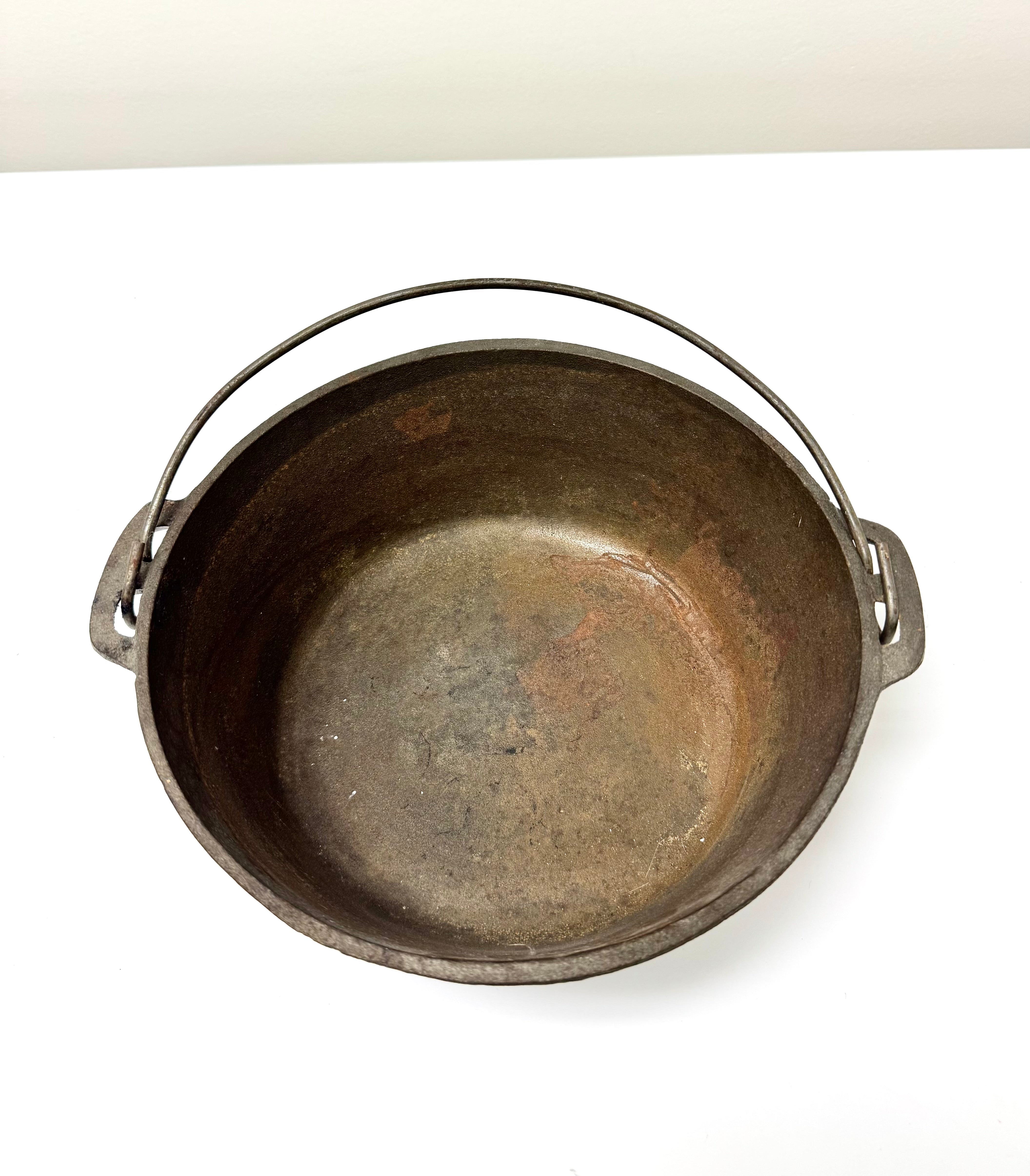Vintage Cast Iron Pot