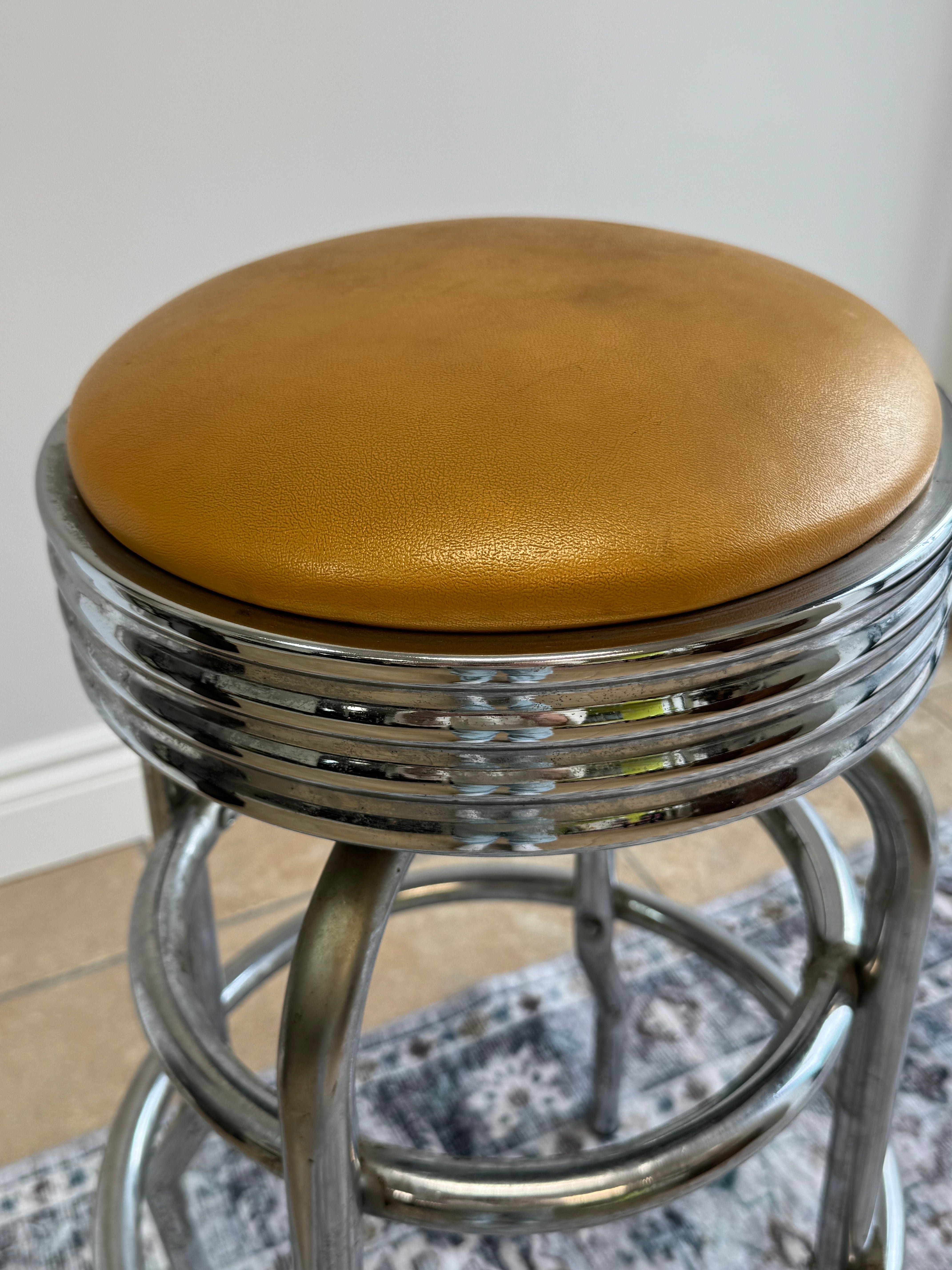 Vintage Retro Bar Stool with Swivel Seat