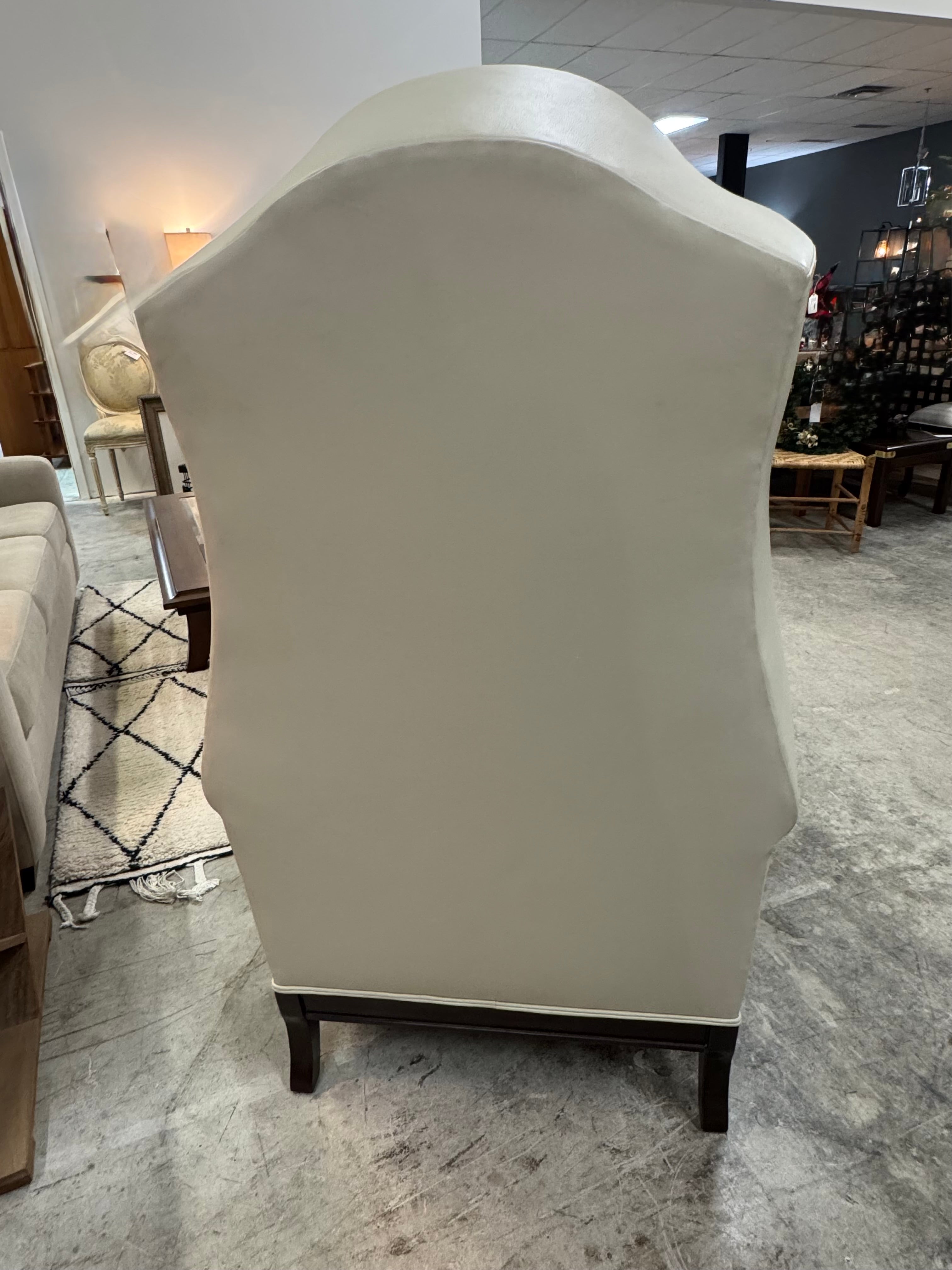 GLOBAL VIEWS Ivory Leather 'Bonnet' Chair