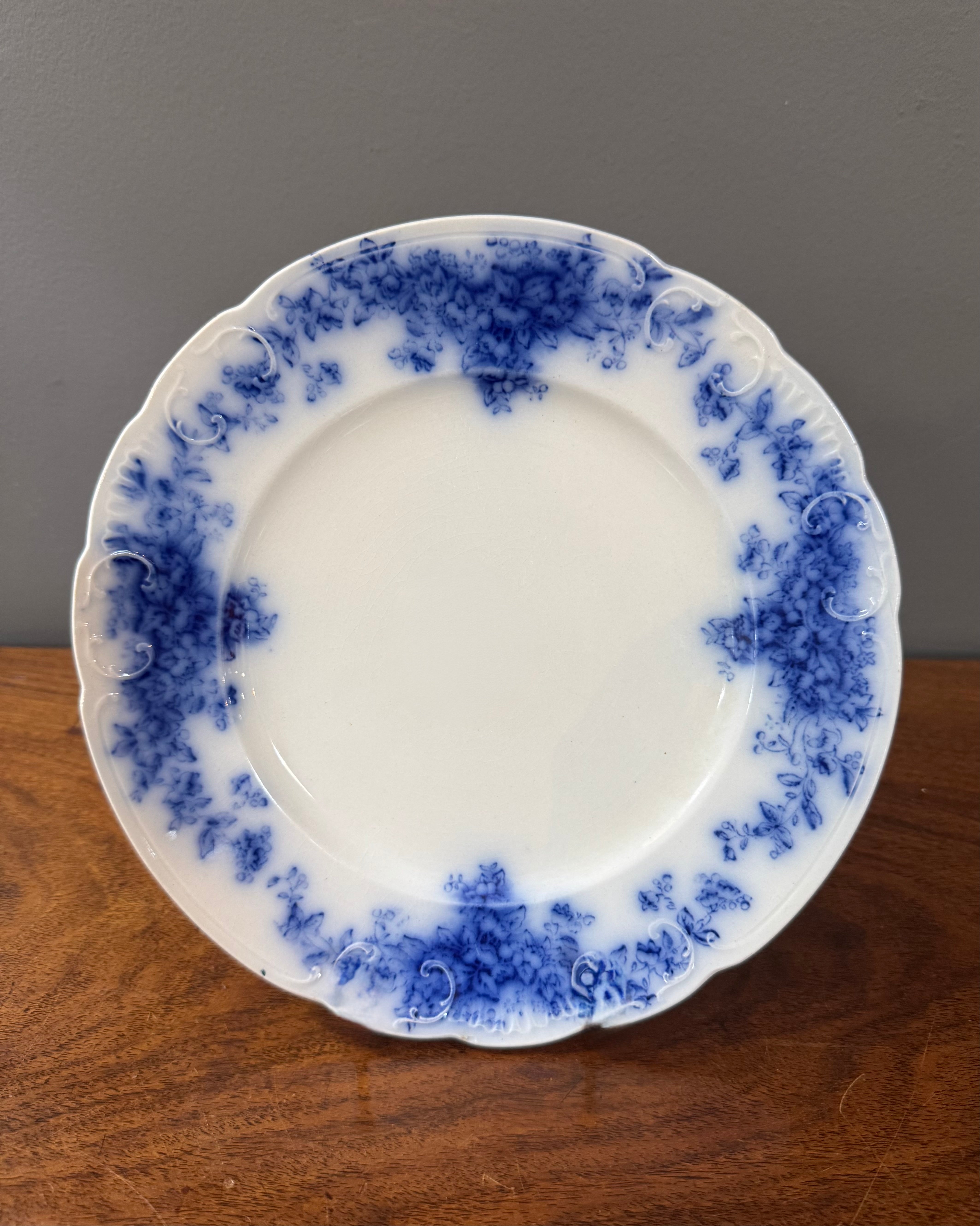 Vintage HOLLINSHEAD & KIRKHAM Flow Blue 'Lily' 10" Plate