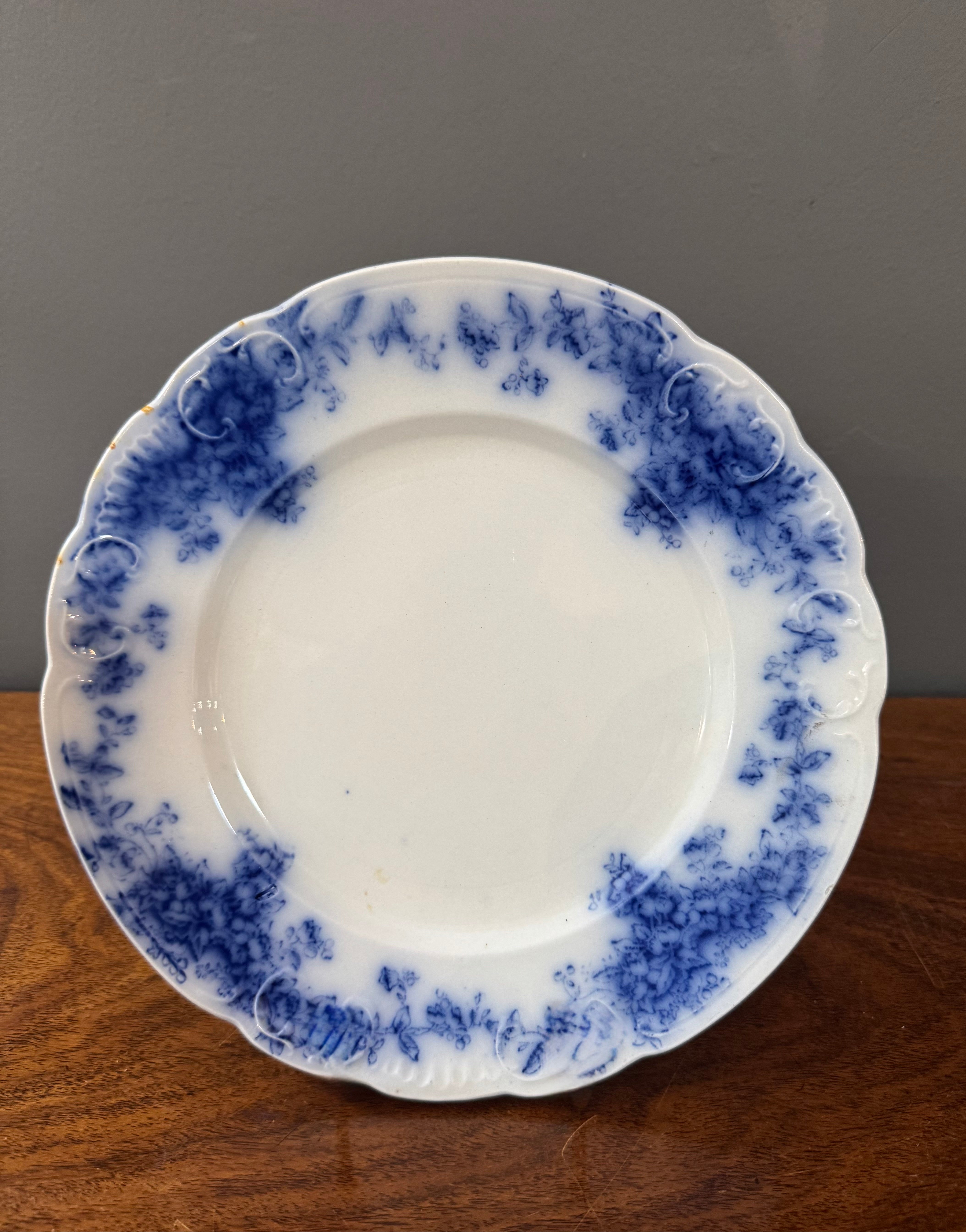 Vintage HOLLINSHEAD & KIRKHAM Flow Blue 'Lily' 10" Plate