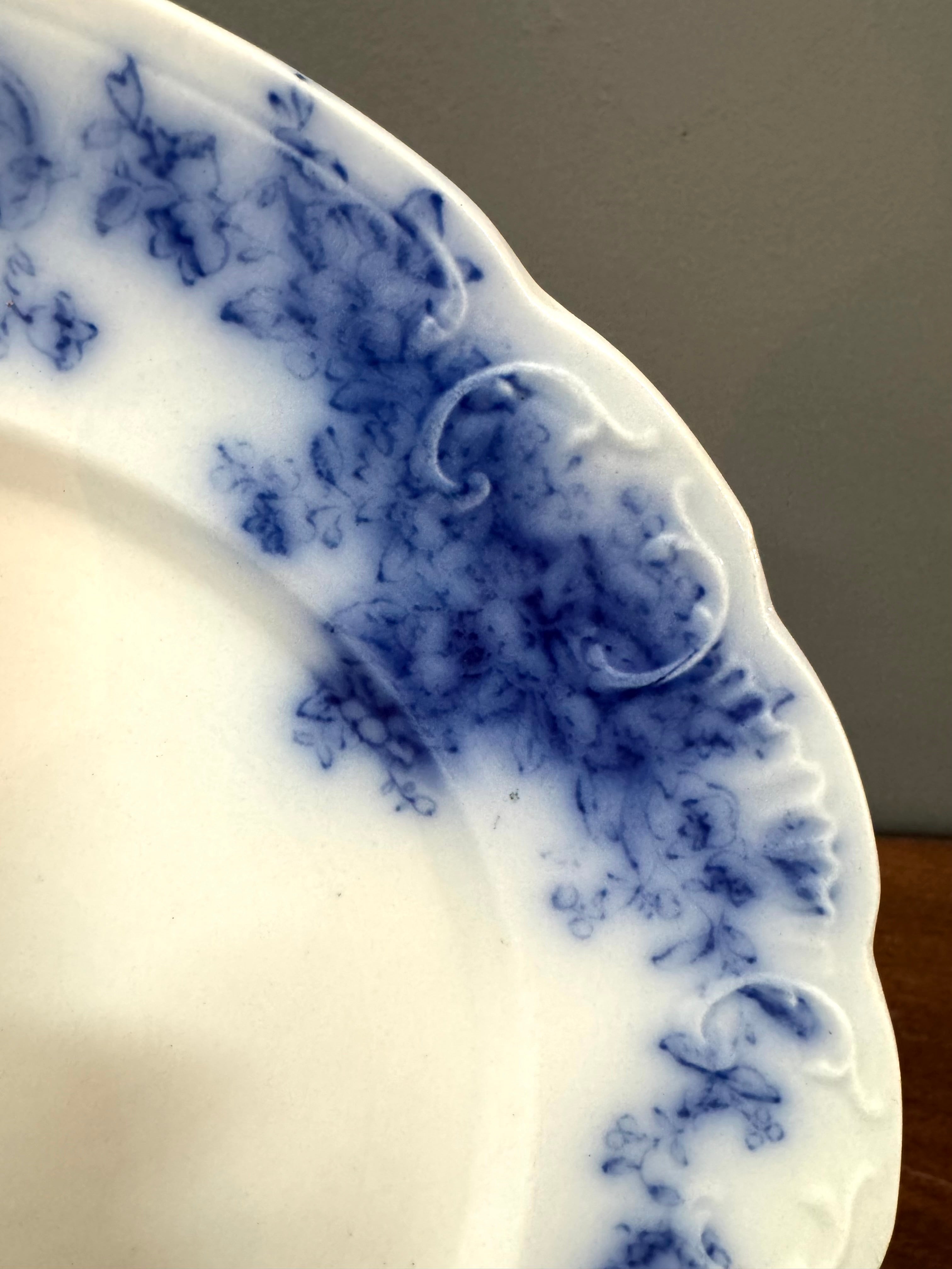 Vintage HOLLINSHEAD & KIRKHAM Flow Blue 'Lily' 10" Plate