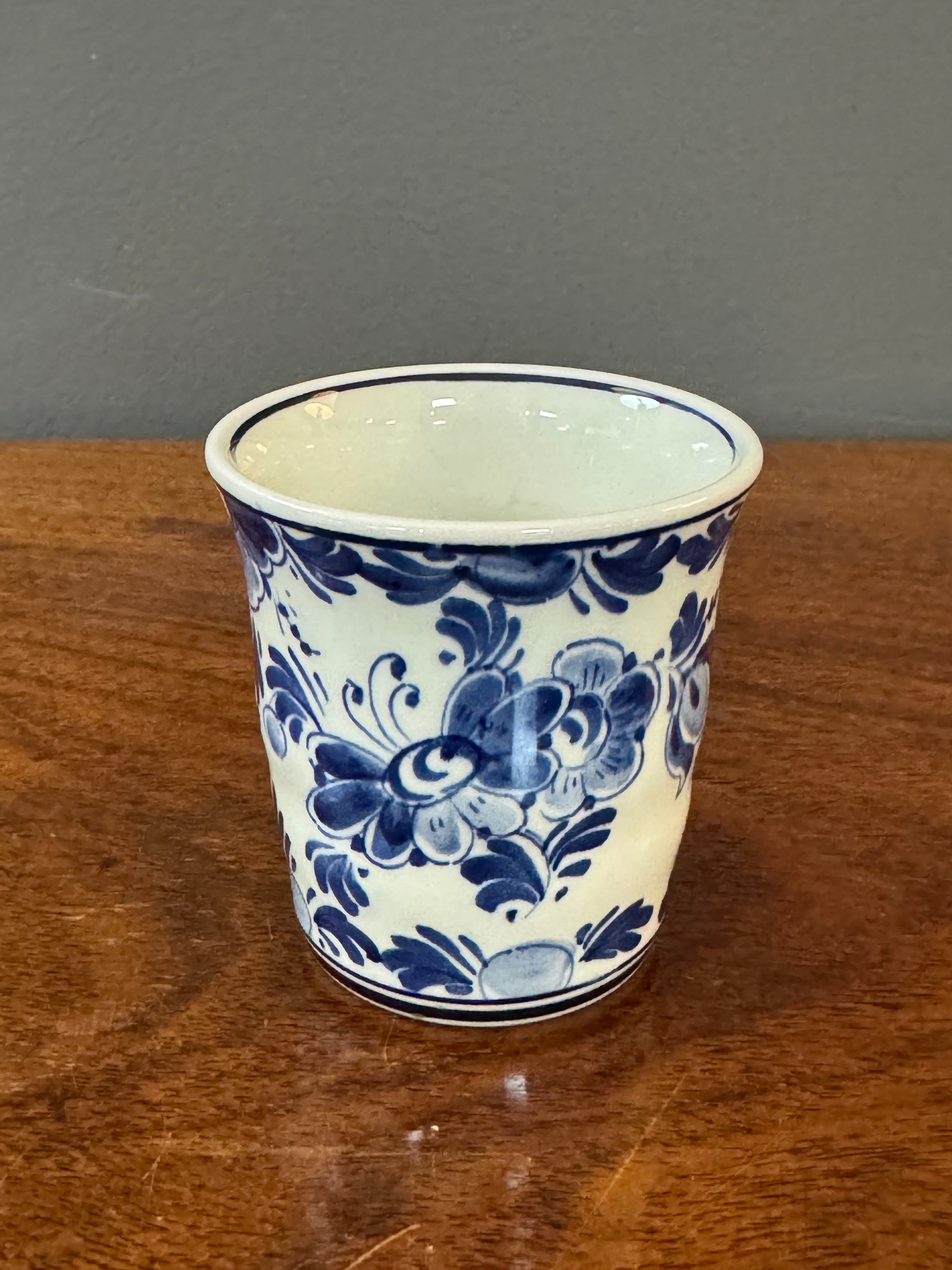 Vintage DELFT Regina Small Pot