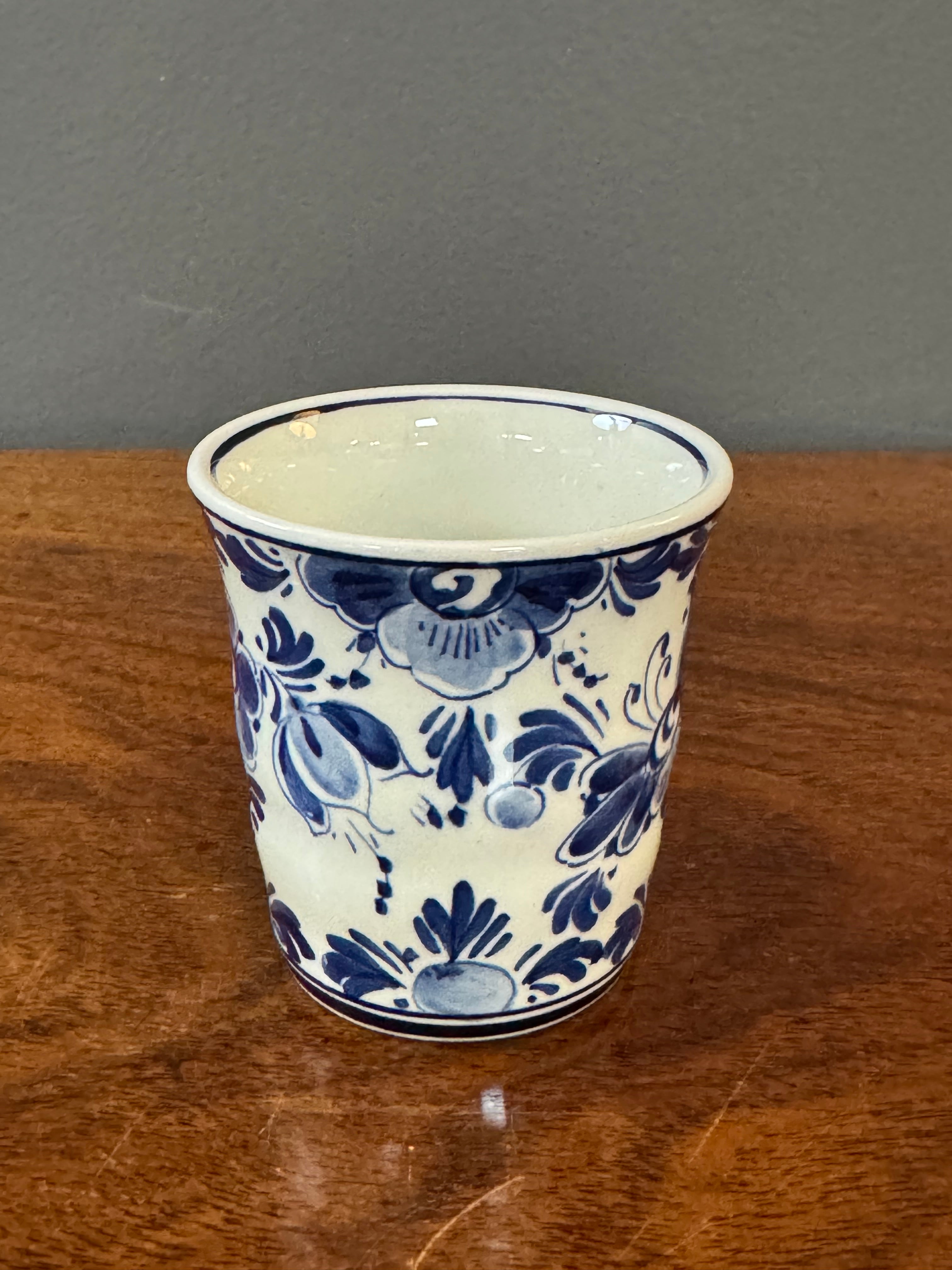 Vintage DELFT Regina Small Pot
