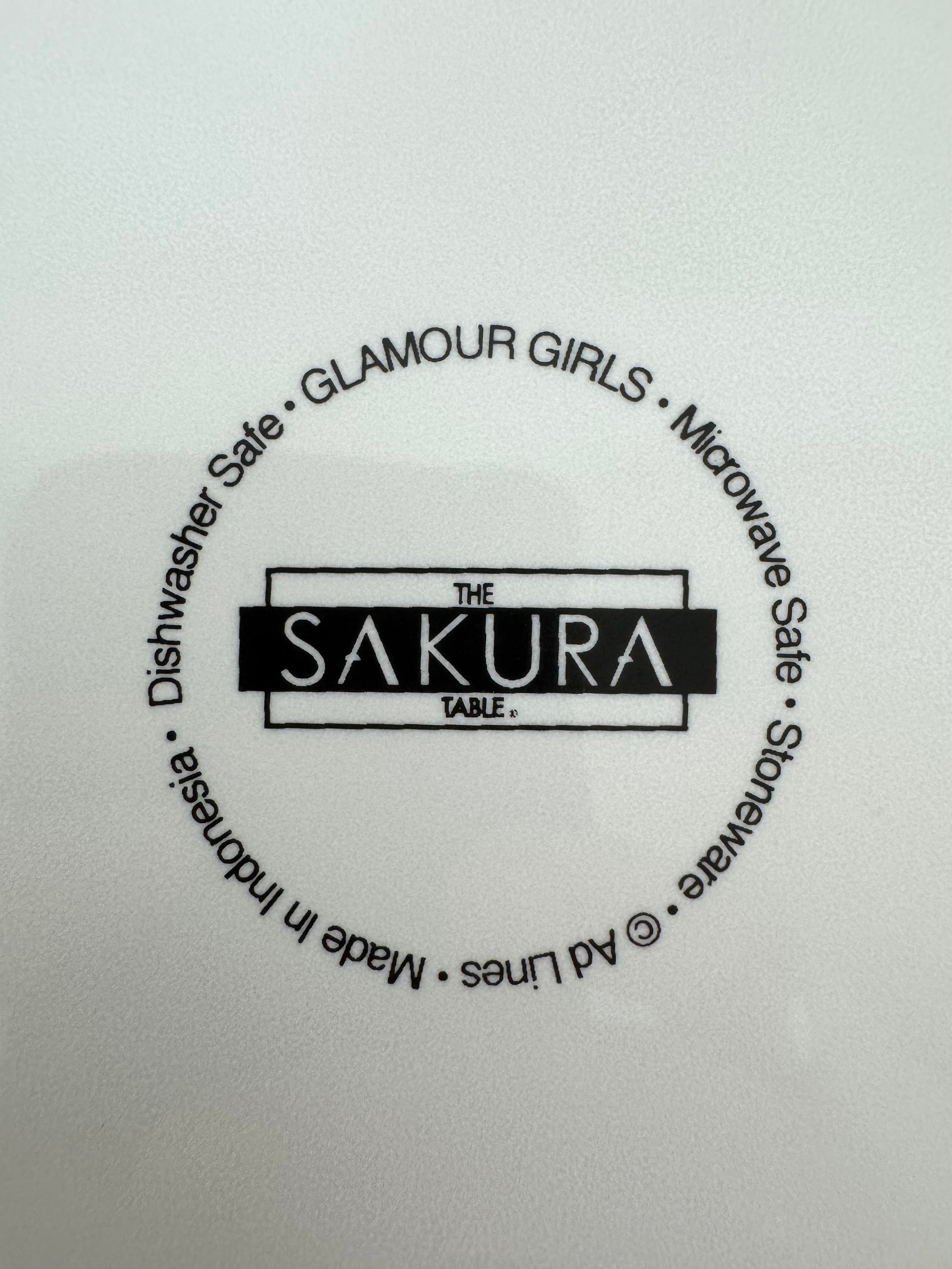'Glamour Girls' 8" Plates Set of 4