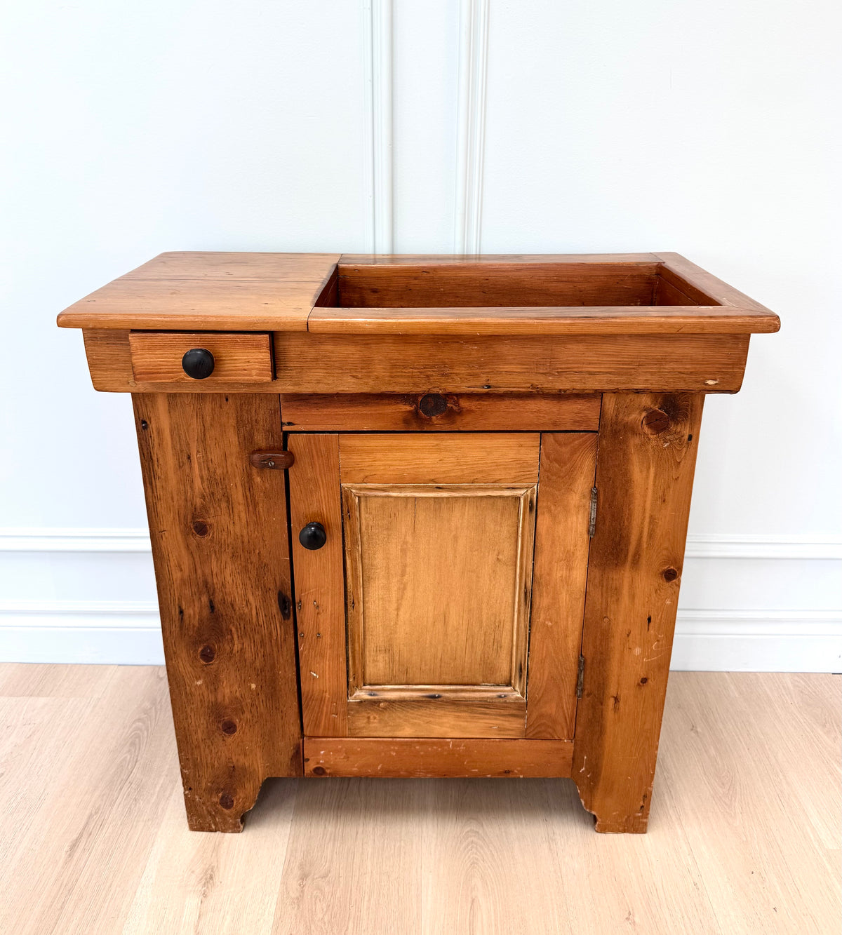 Rustic Pine Dry Sink
