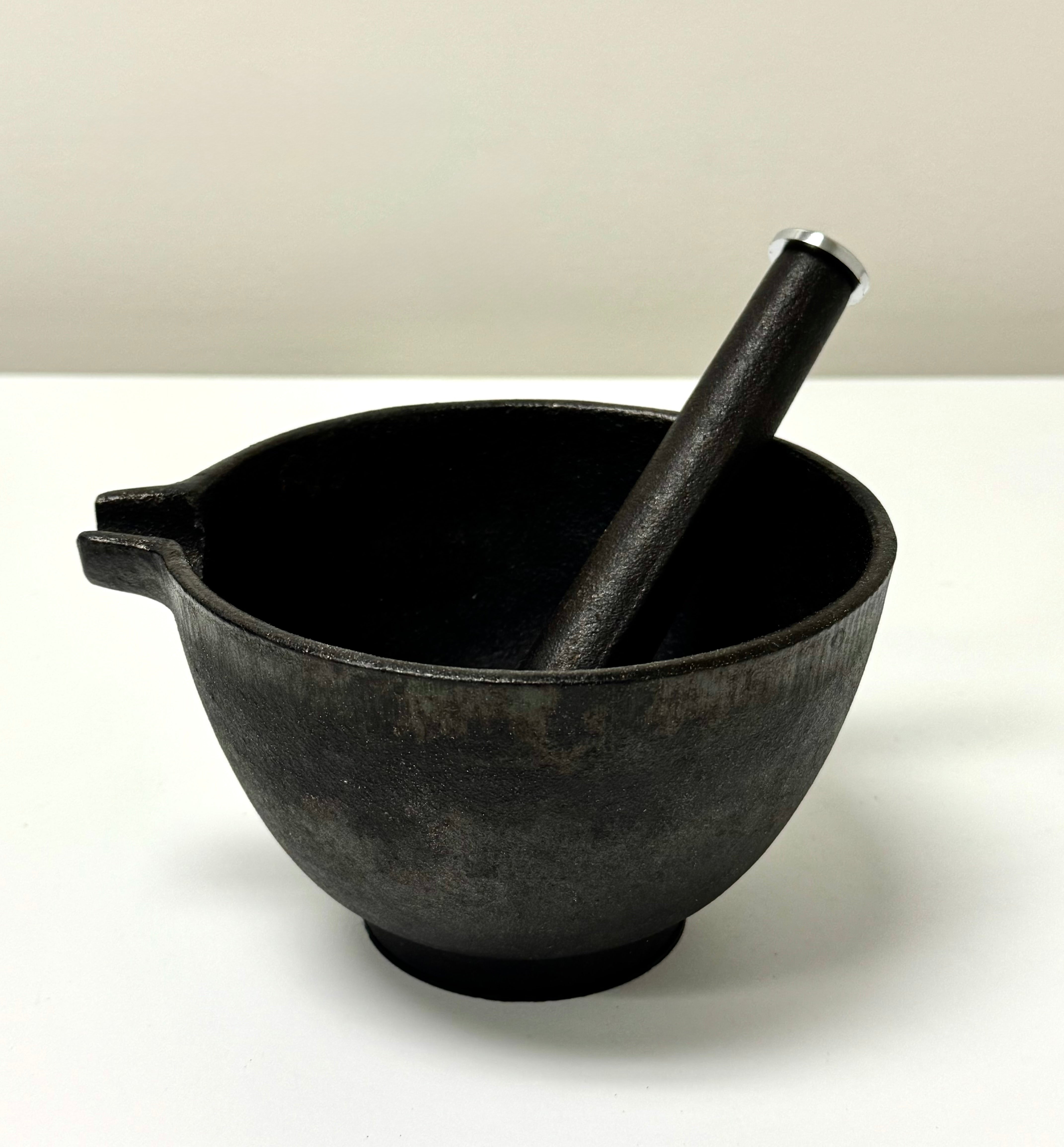 LE CUISTOT Black Iron Mortar & Pestle