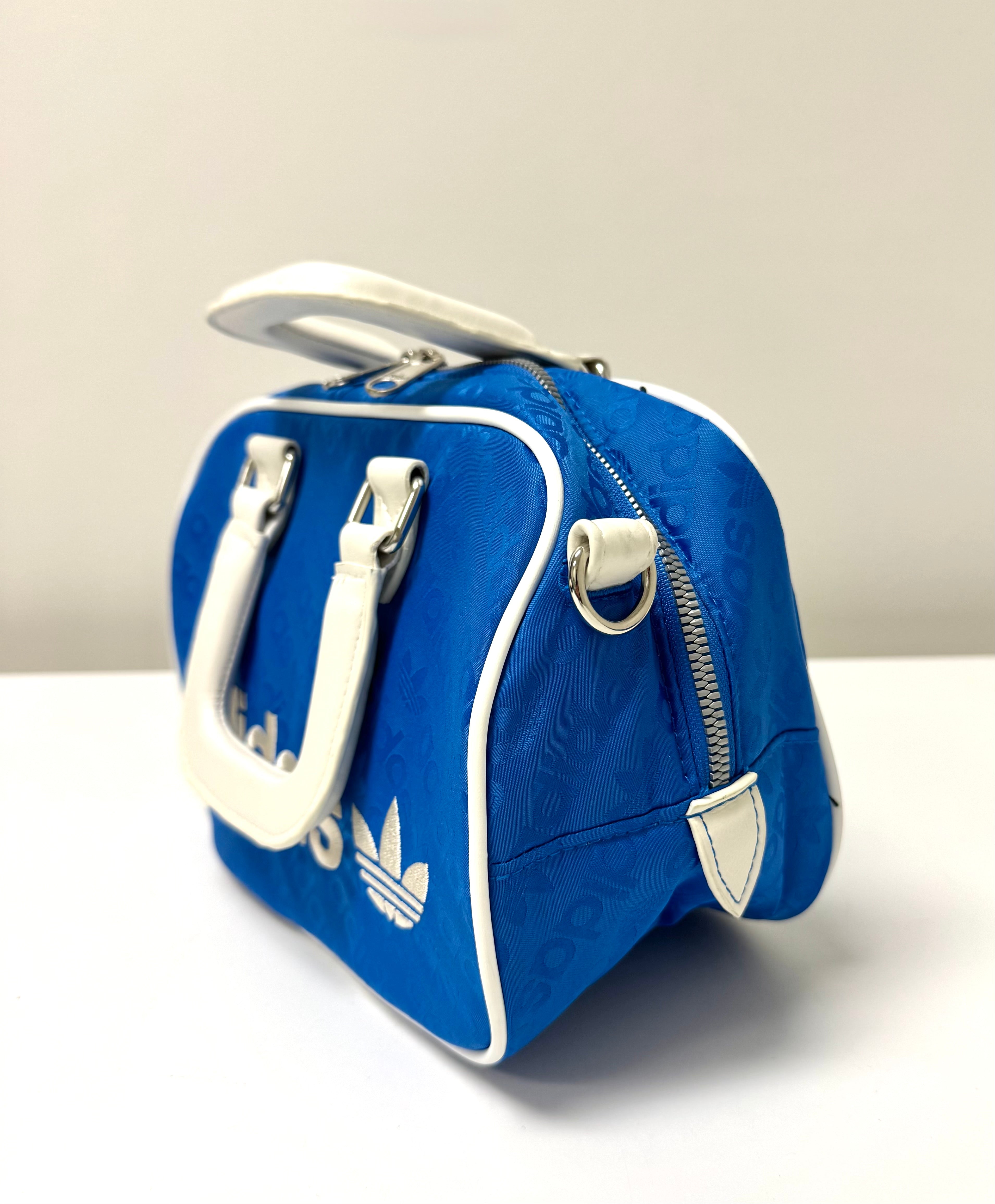 NEW ADIDAS ORIGINALS Bluebird/Chalk White Crossbody