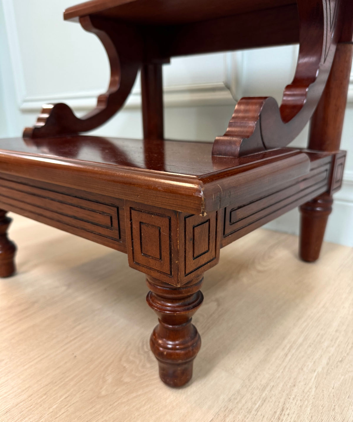 BOMBAY Bed Step Stool