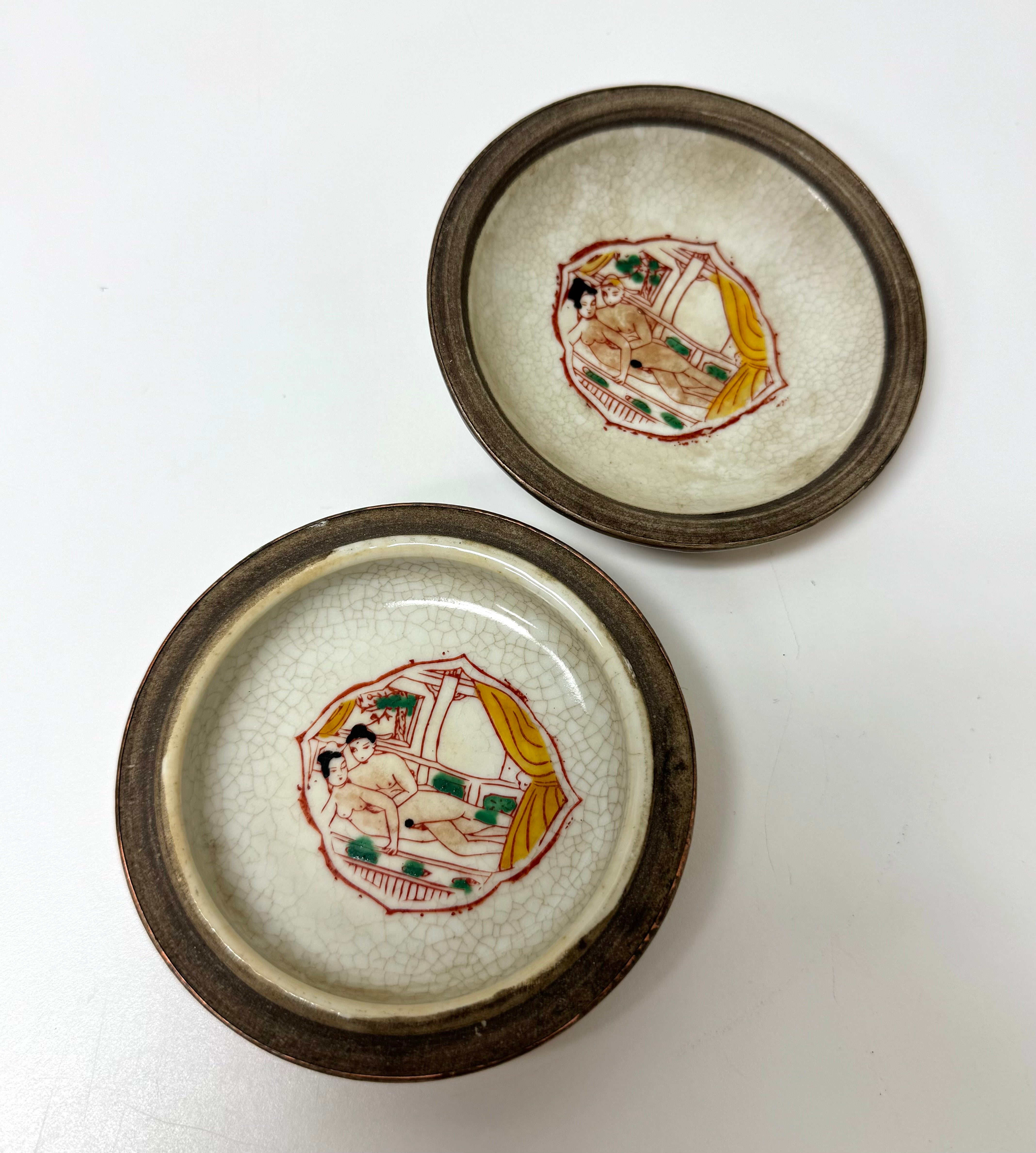 Antique 'Dream of the Red Chamber' Chinese Porcelain Box