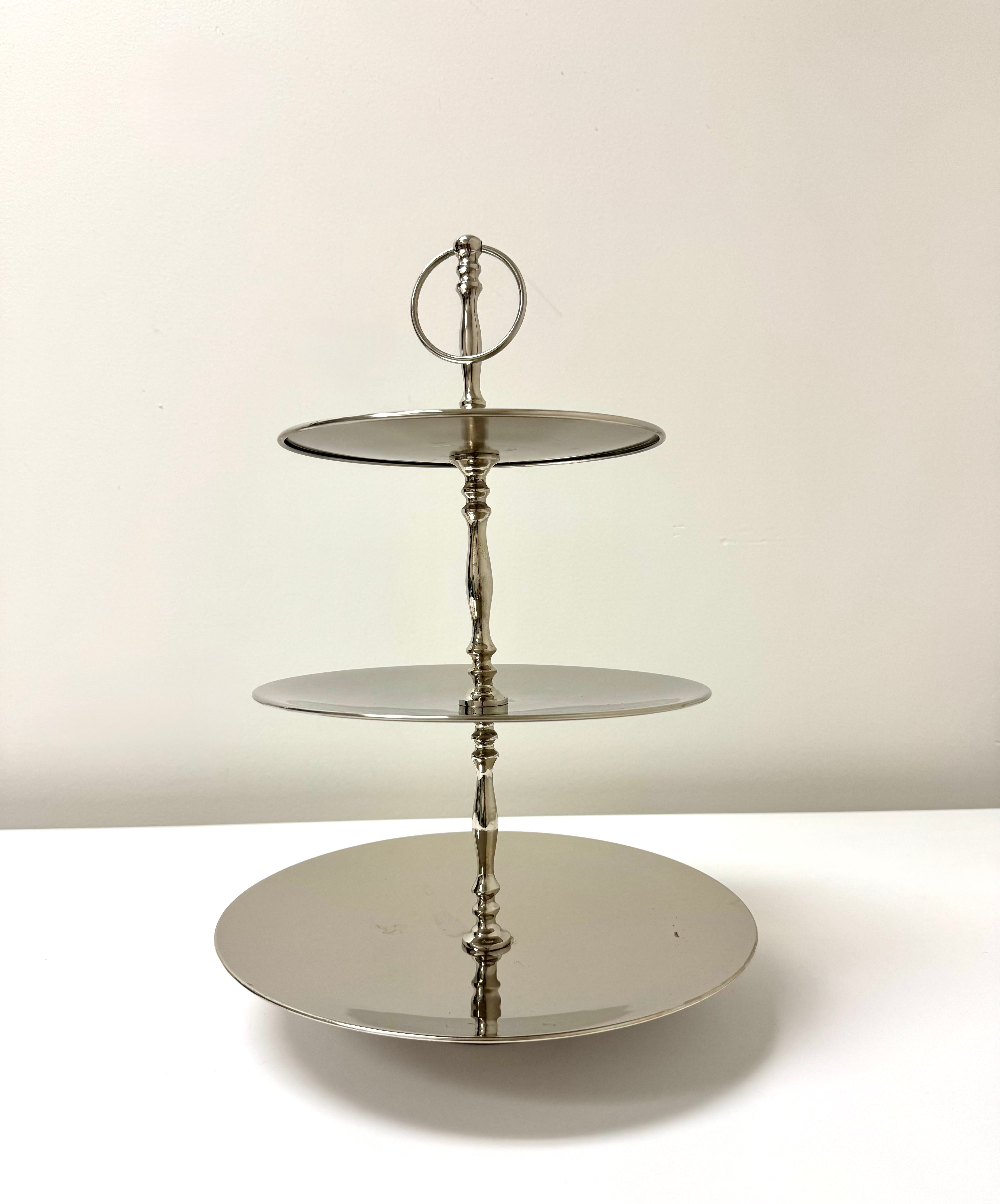Polished Silver Aluminum Three-tier Pastry Server