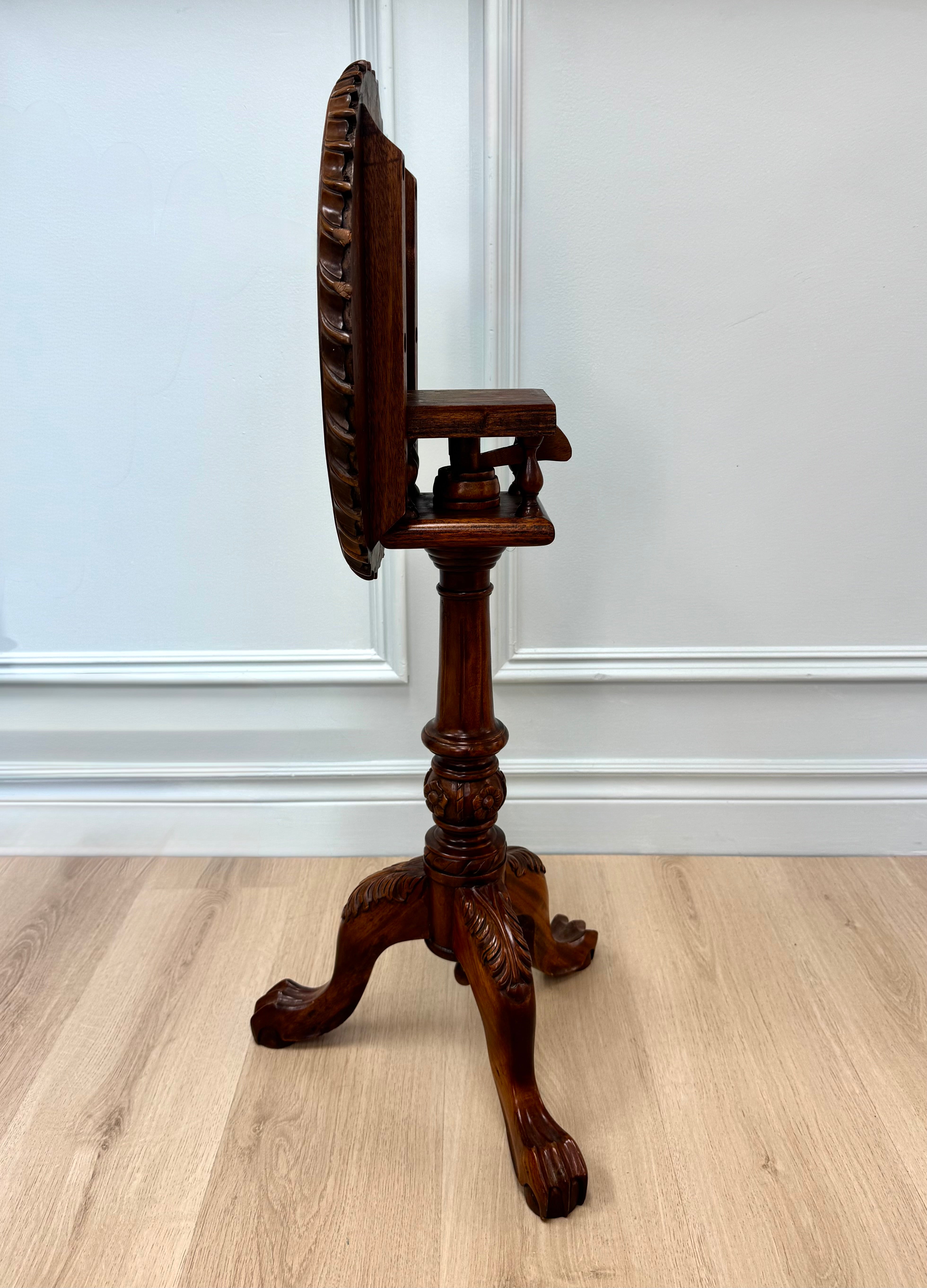 Chippendale Style Tilt-top Side Table