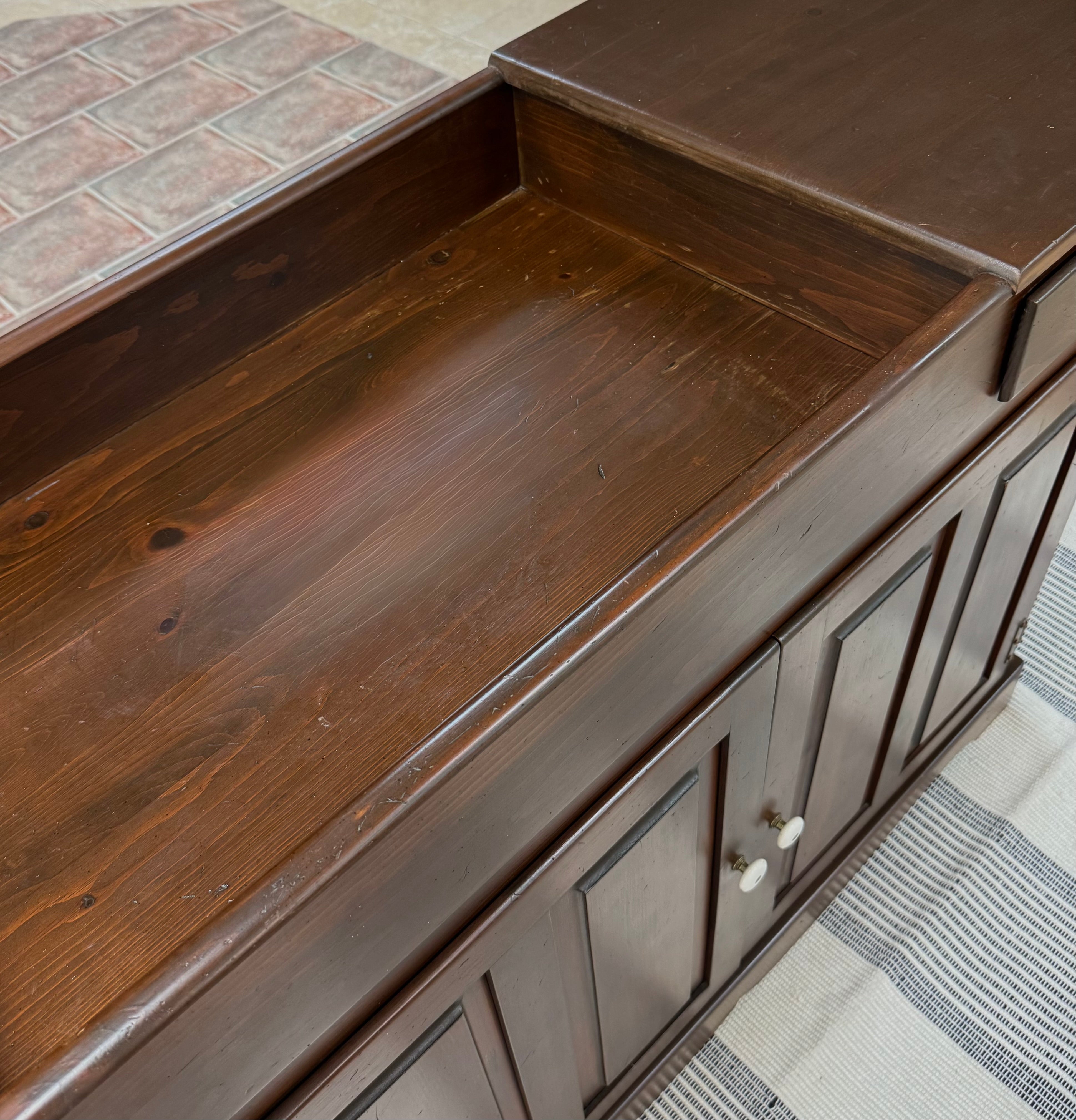 Dark Wood Dry Sink