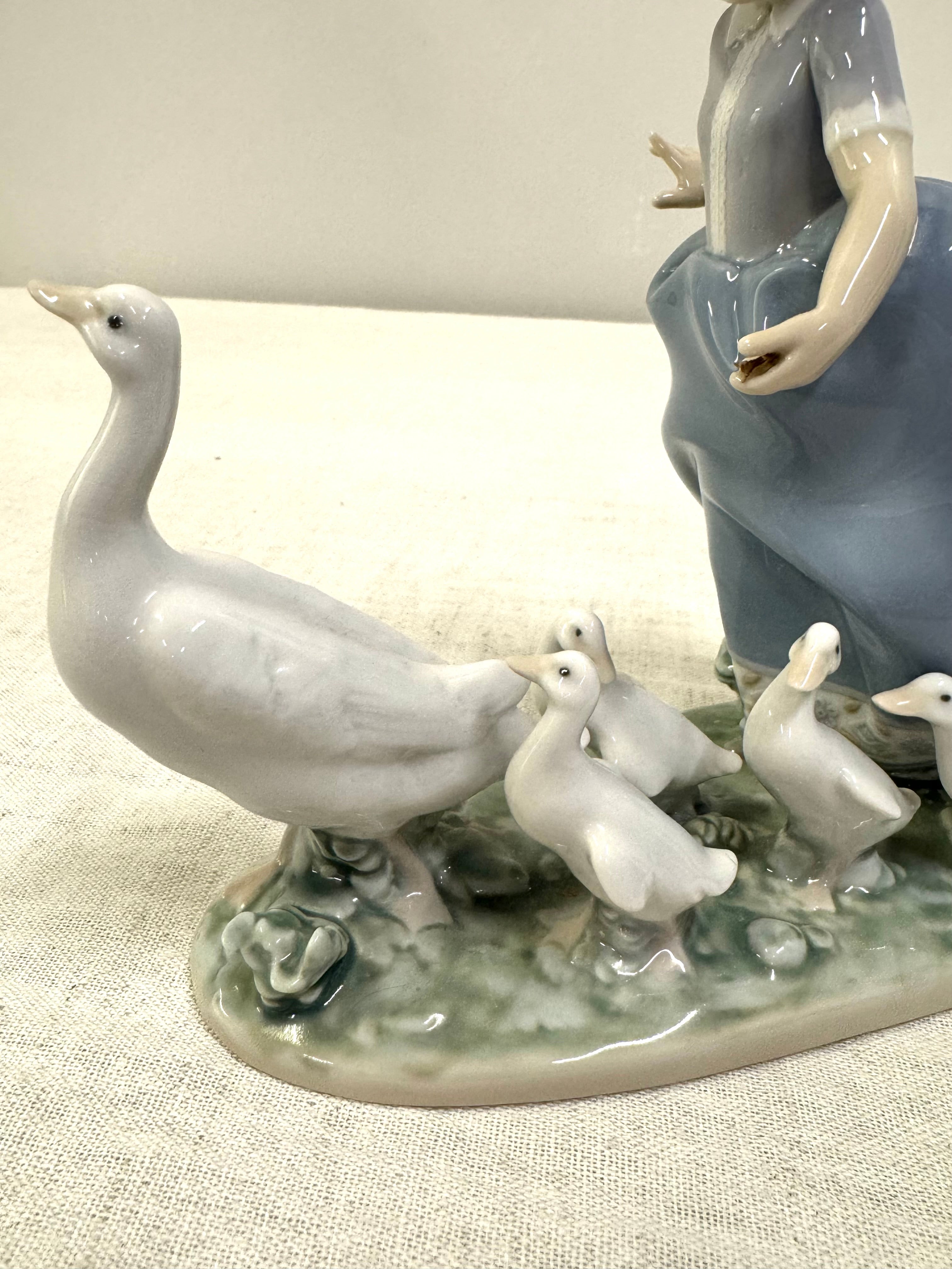 LLADRO 'Hurry Now' Figurine