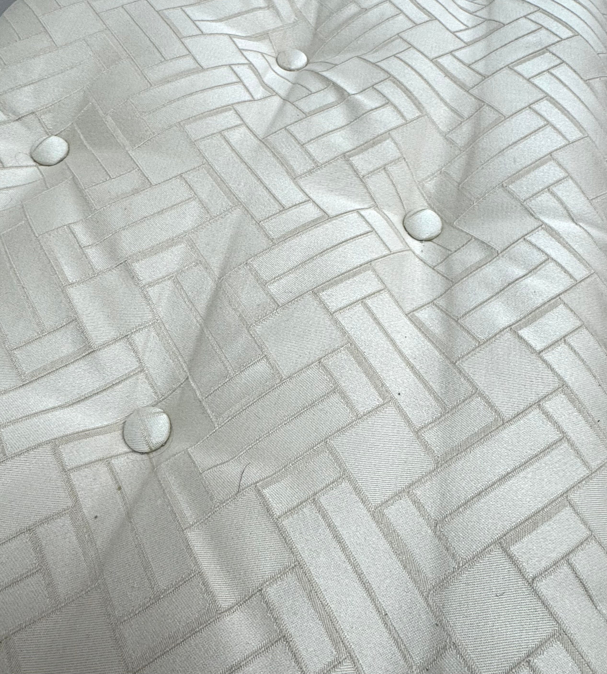 Ivory Button-tufted Bench