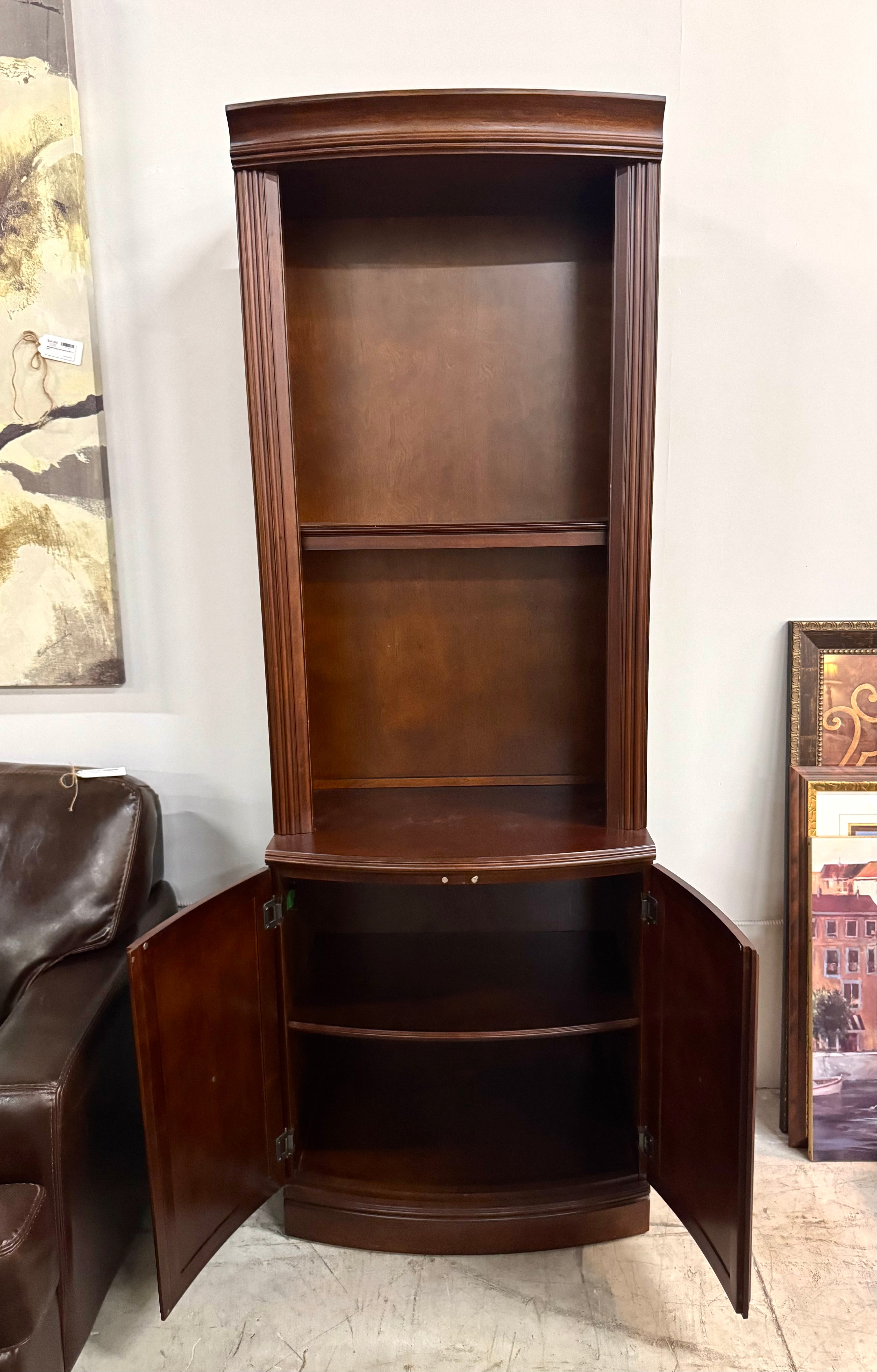 BOMBAY Cabinet