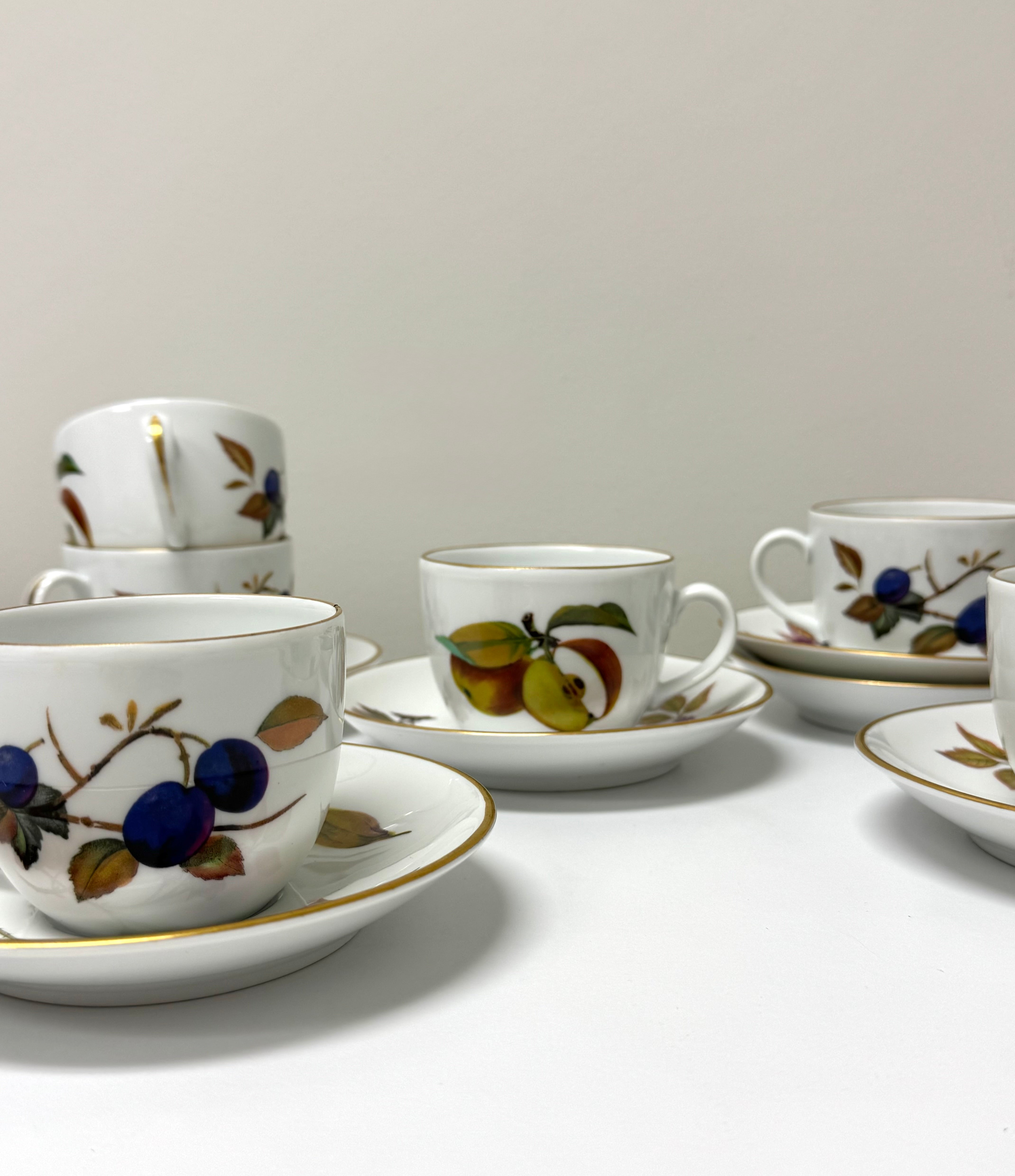 ROYAL WORCESTER 'Evesham' Cups & Saucers Set of 6
