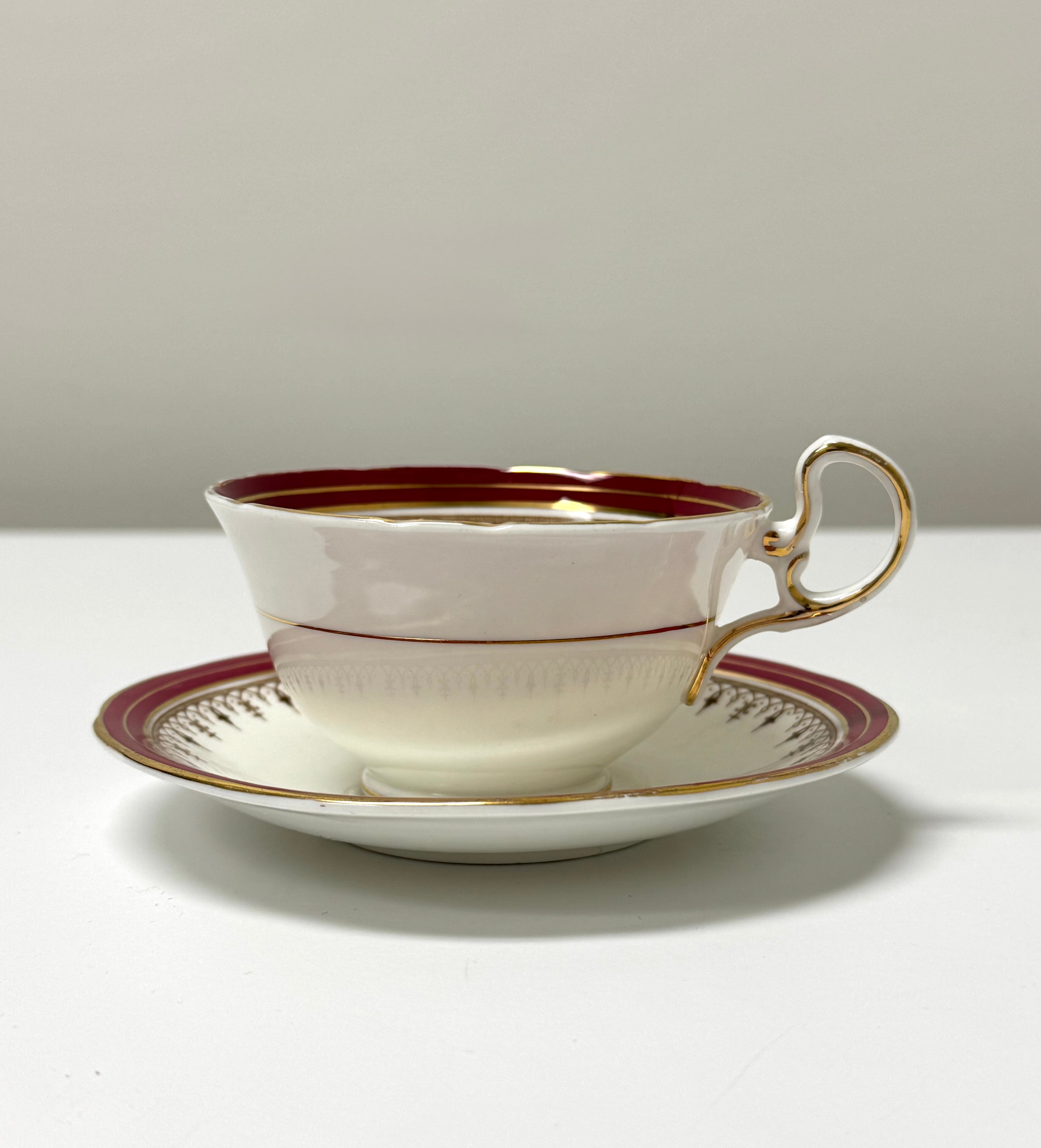 AYNSLEY 'Leighton Maroon' Cup & Saucer