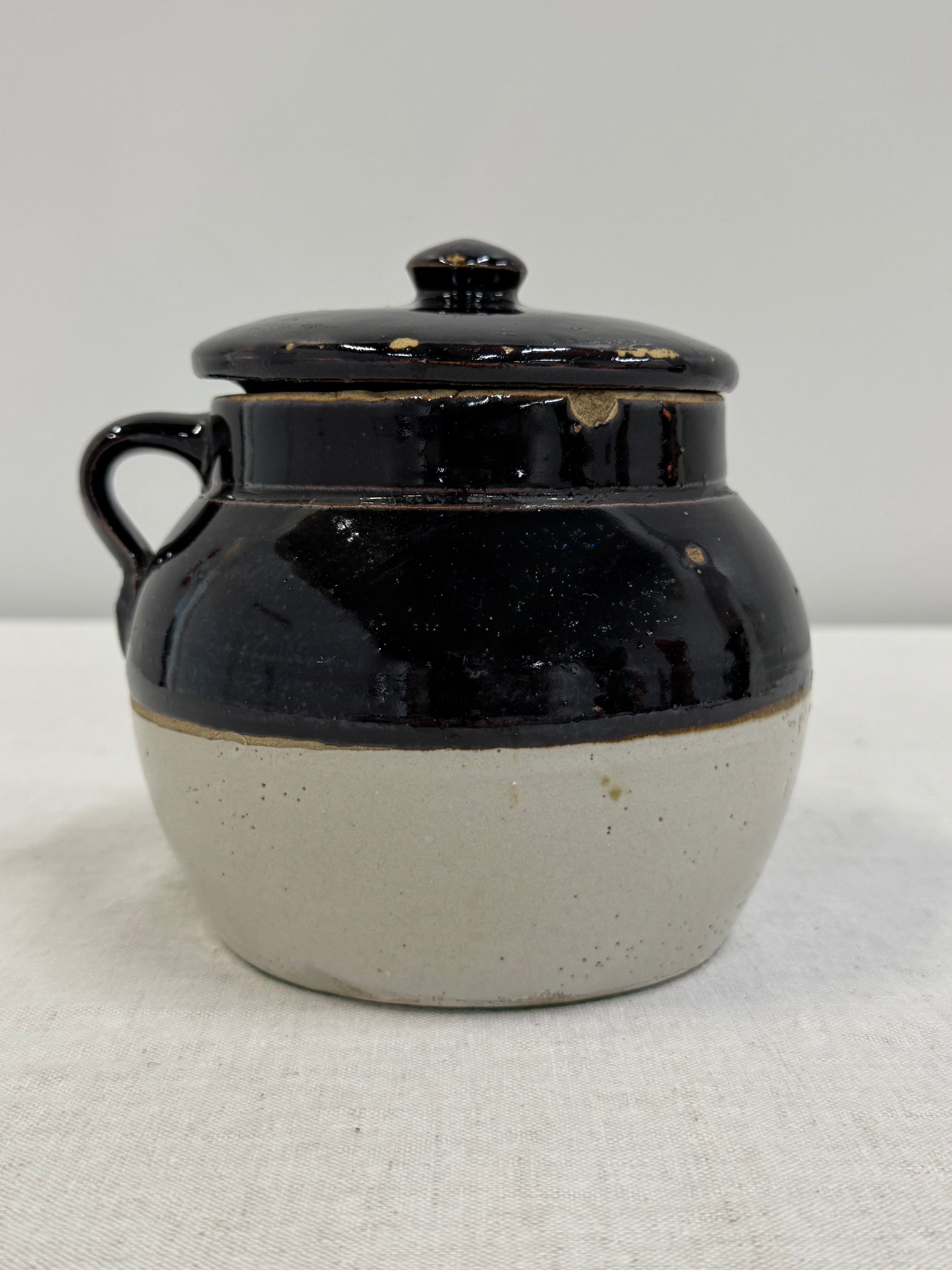 Dark Brown Stoneware Bean Pot with Lid