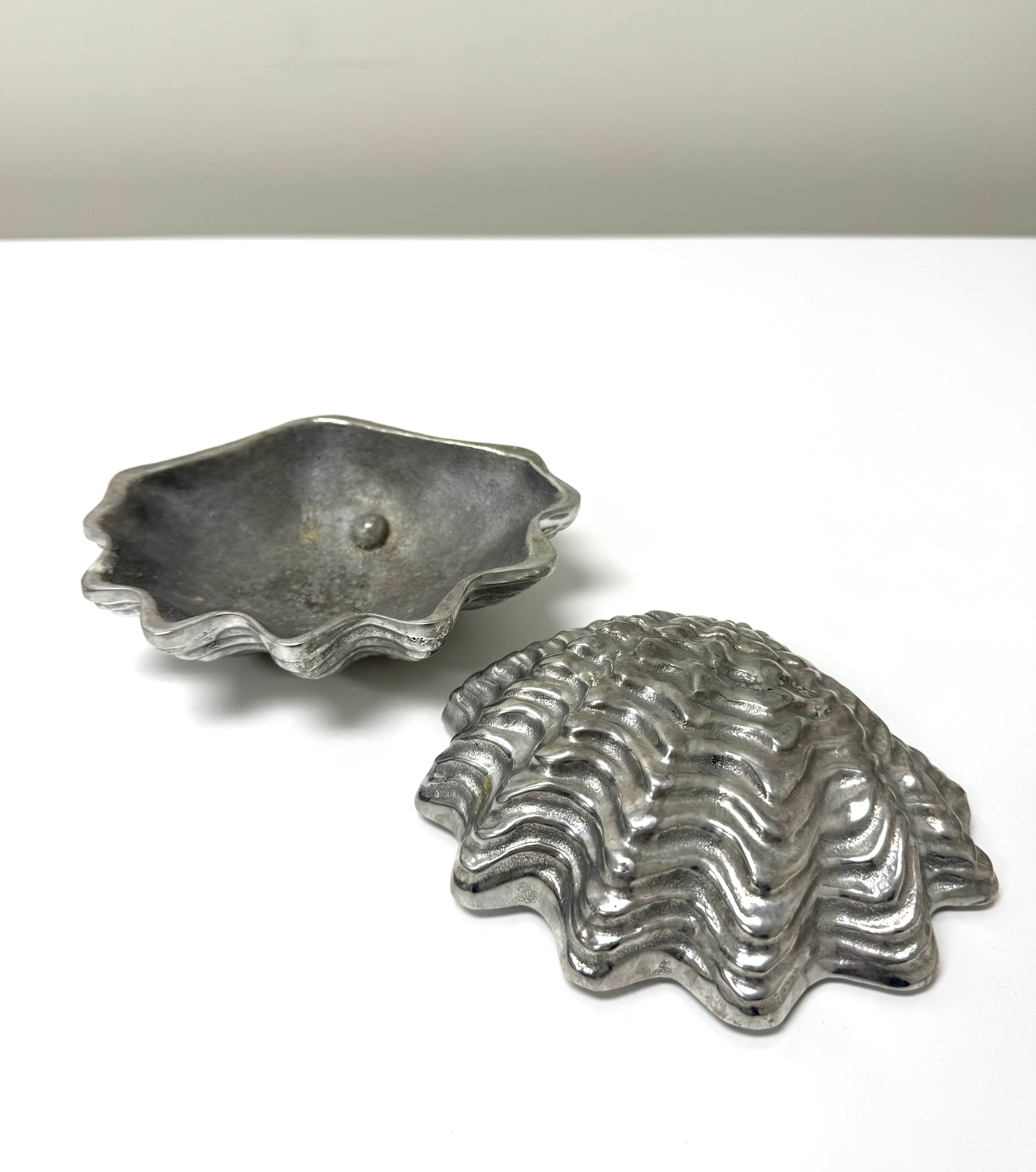 MARIPOSA Clamshell Box