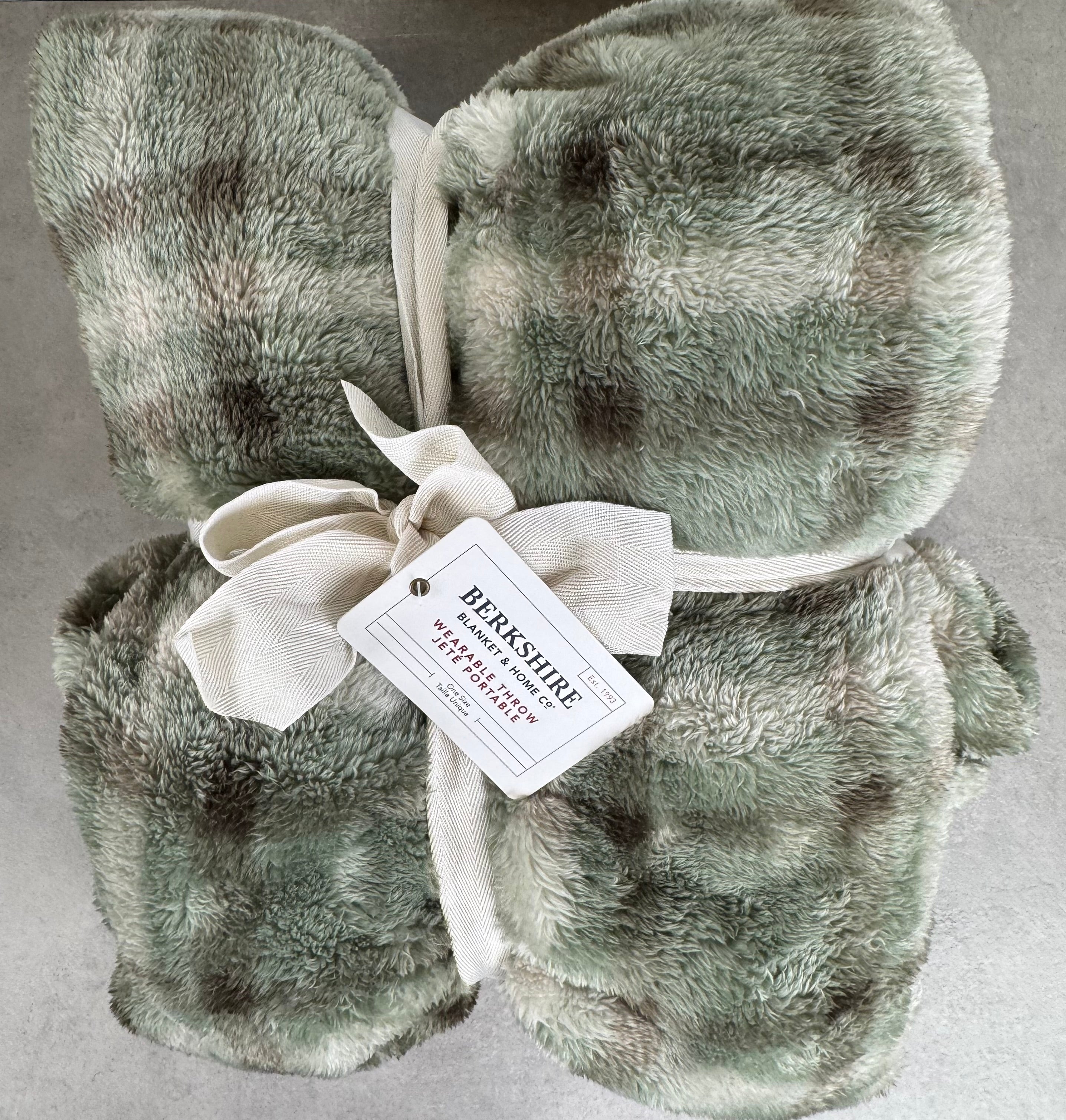 NEW! Green Plaid Wearable Throw