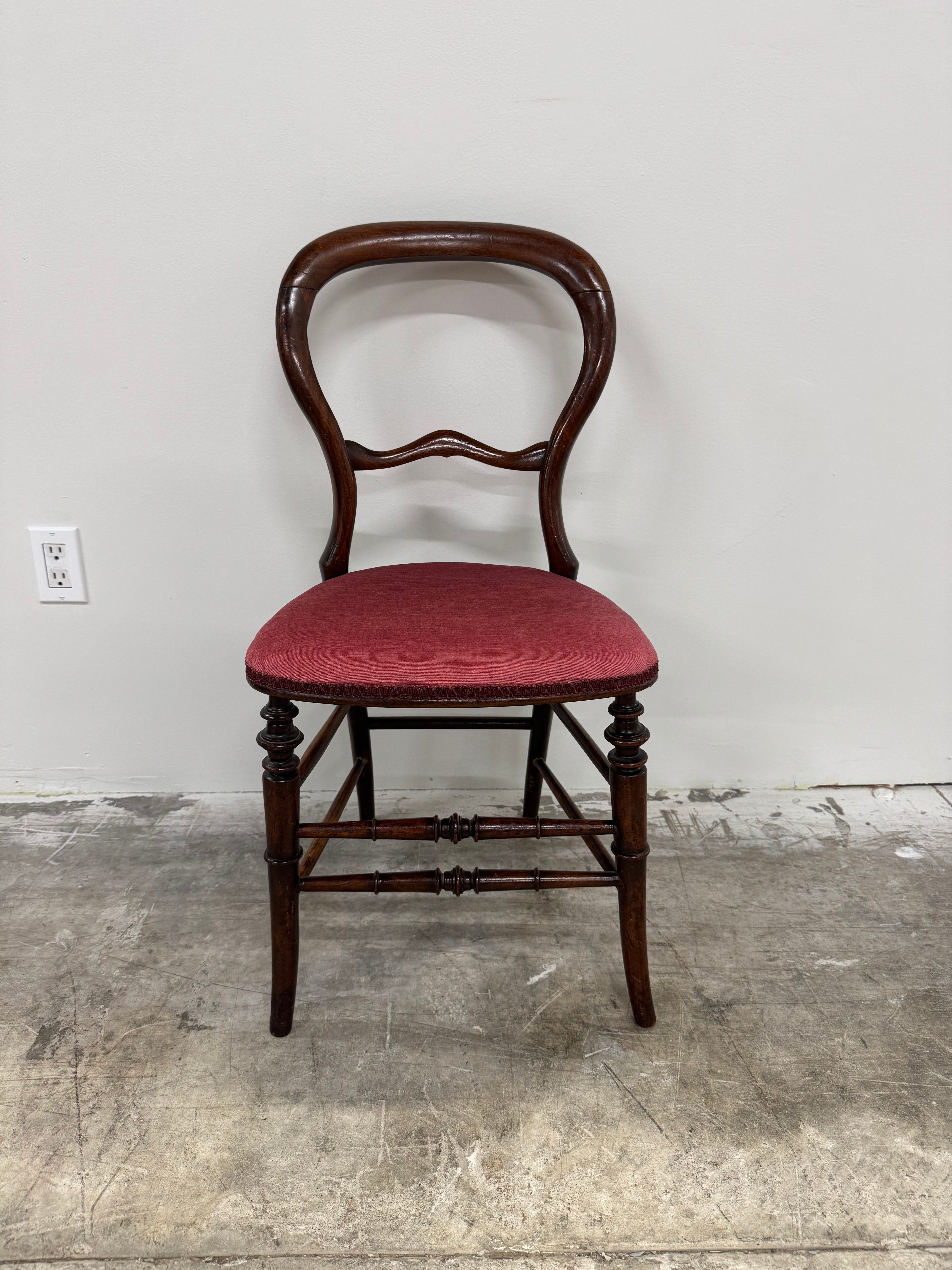 Vintage Rose Velvet Balloon Hall Chair