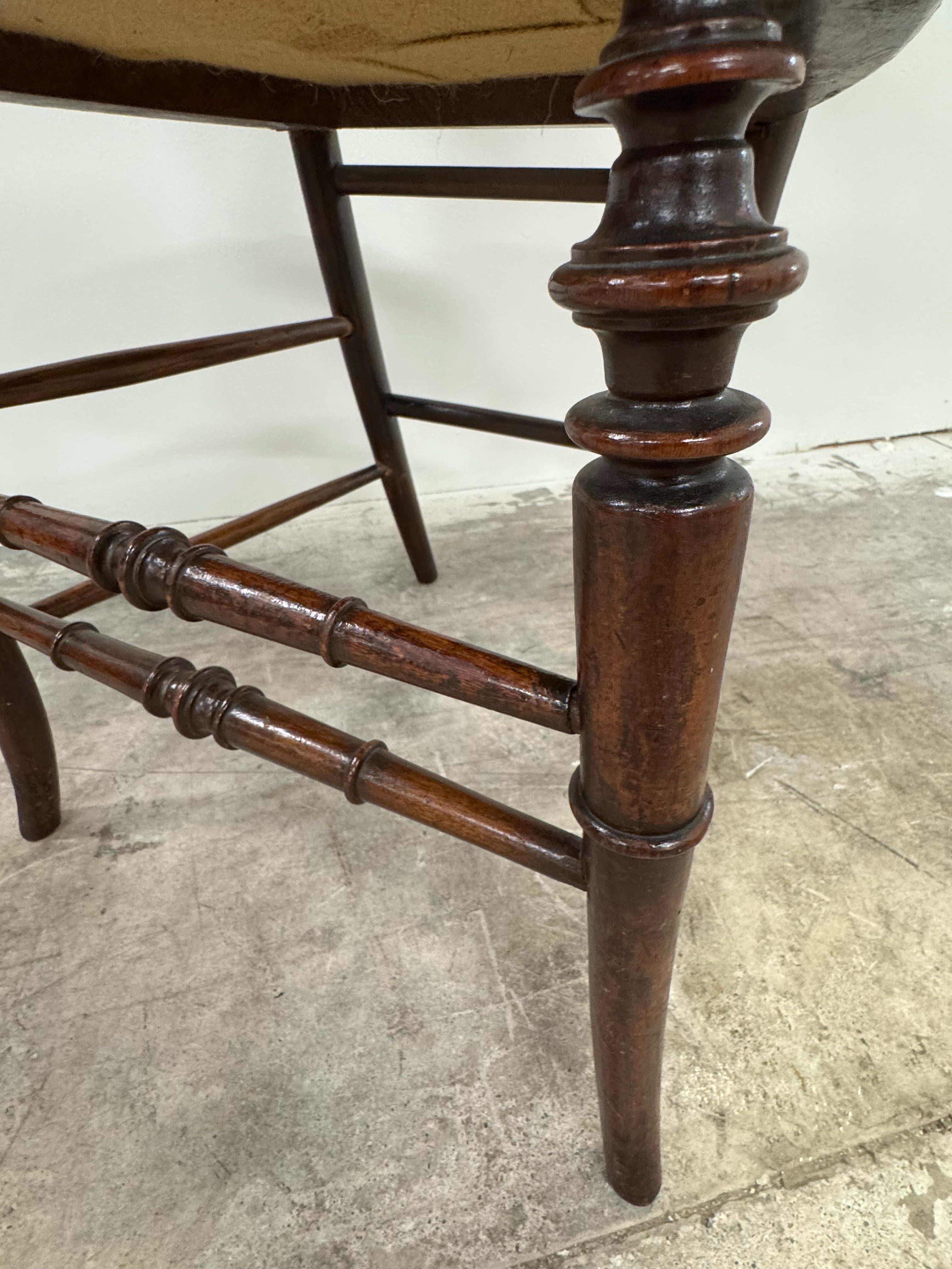 Vintage Rose Velvet Balloon Hall Chair