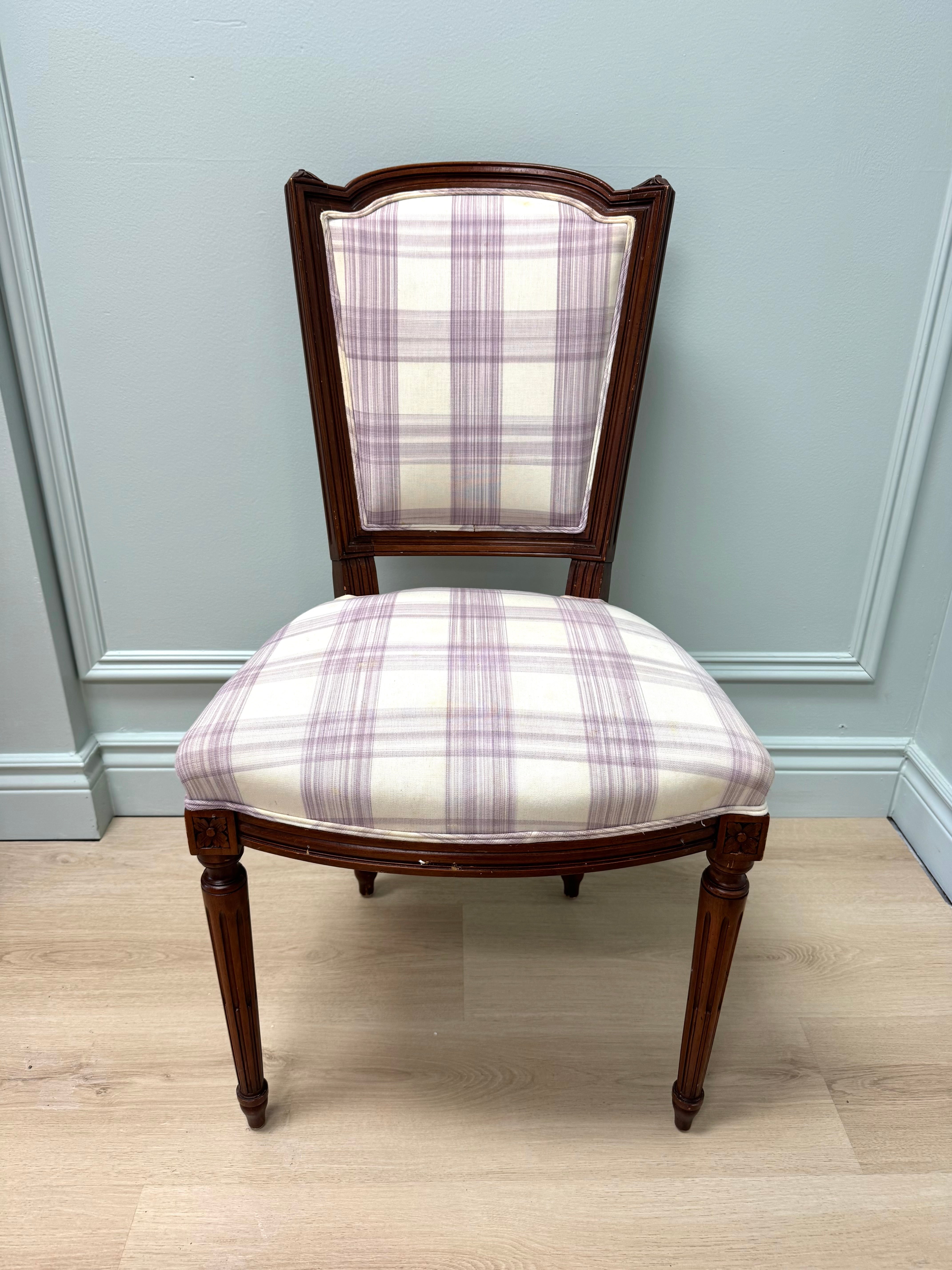 LOUIS XVI Lilac Plaid Chair
